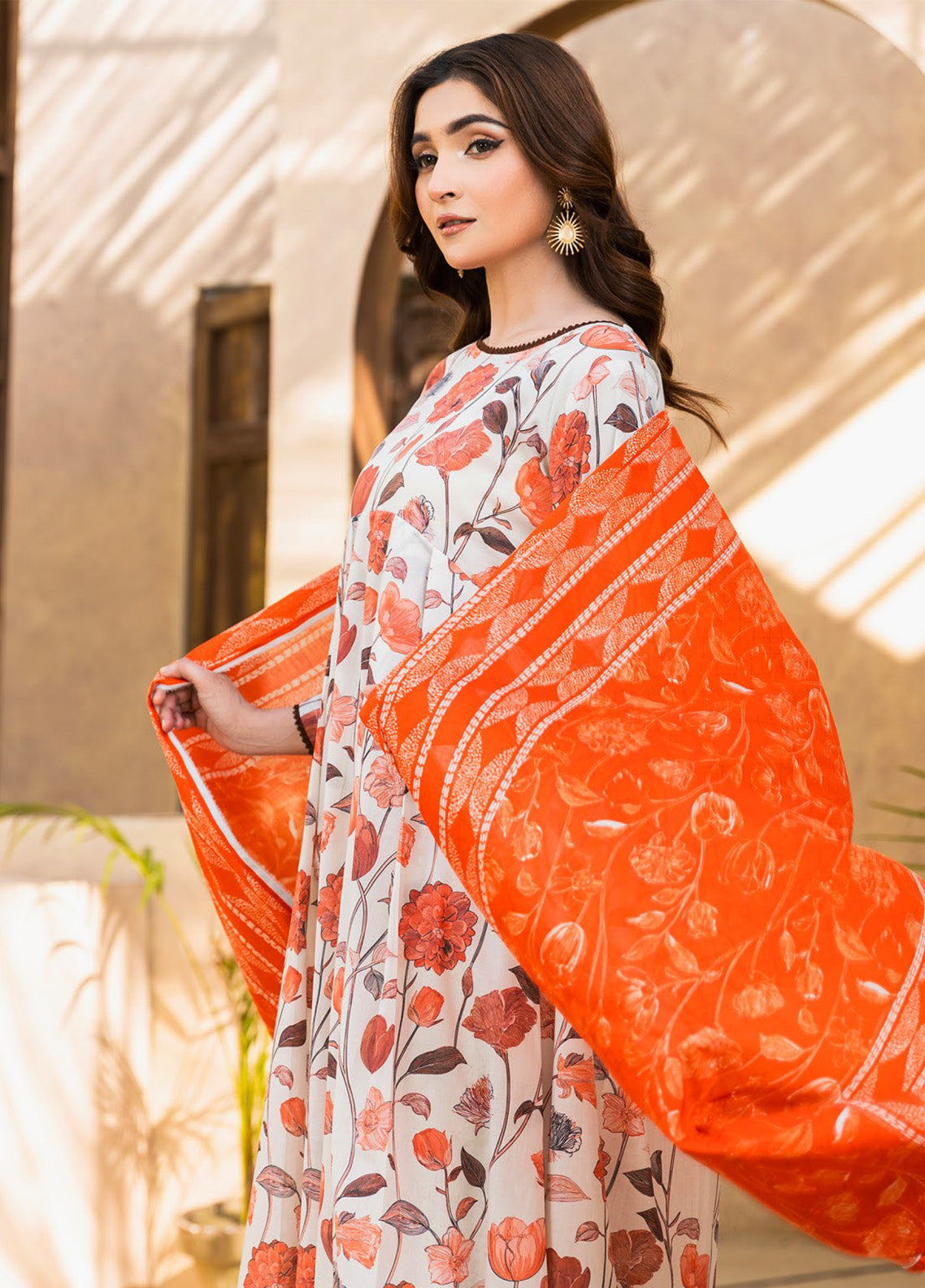 Motifz Classics Printed Lawn 3 Piece Unstitched Suit MT25CV2 D-06 Motifz Classics Printed Lawn 3 Piece Unstitched Suit MT25CV2 D-06