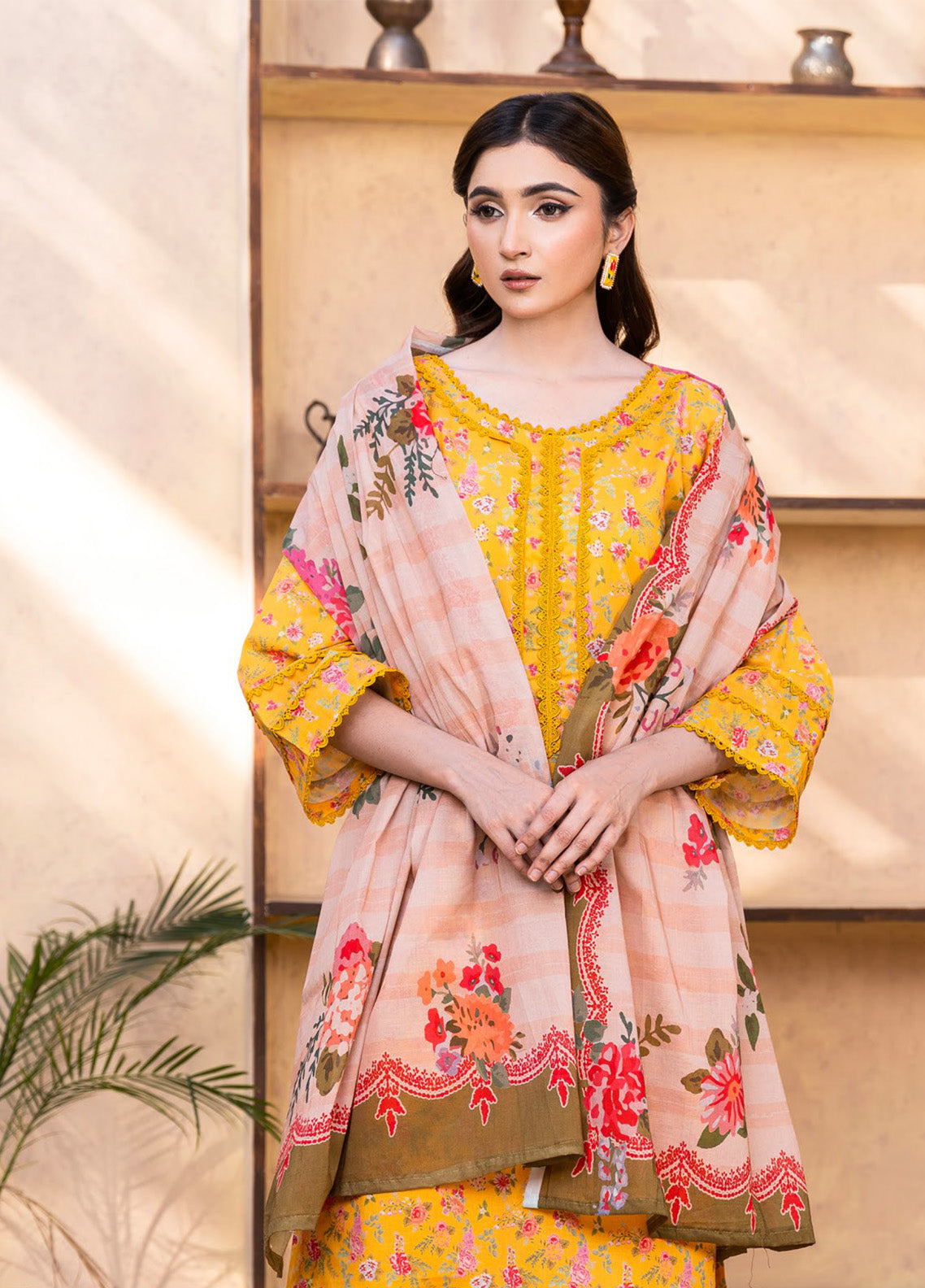Motifz Classics Printed Lawn 3 Piece Unstitched Suit MT25CV2 D-07 Motifz Classics Printed Lawn 3 Piece Unstitched Suit MT25CV2 D-07