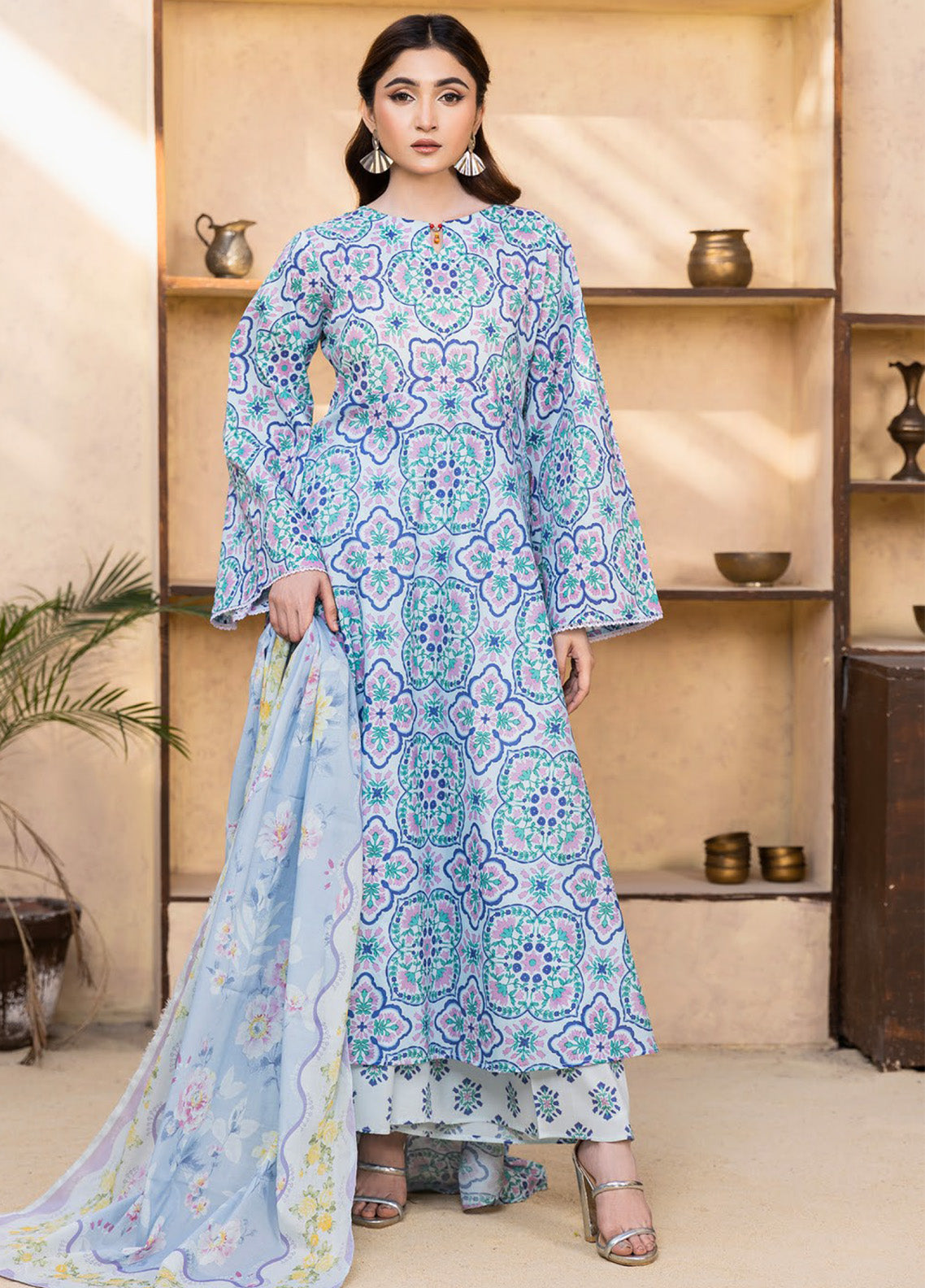 Motifz Classics Printed Lawn 3 Piece Unstitched Suit MT25CV2 D-09 Motifz Classics Printed Lawn 3 Piece Unstitched Suit MT25CV2 D-09
