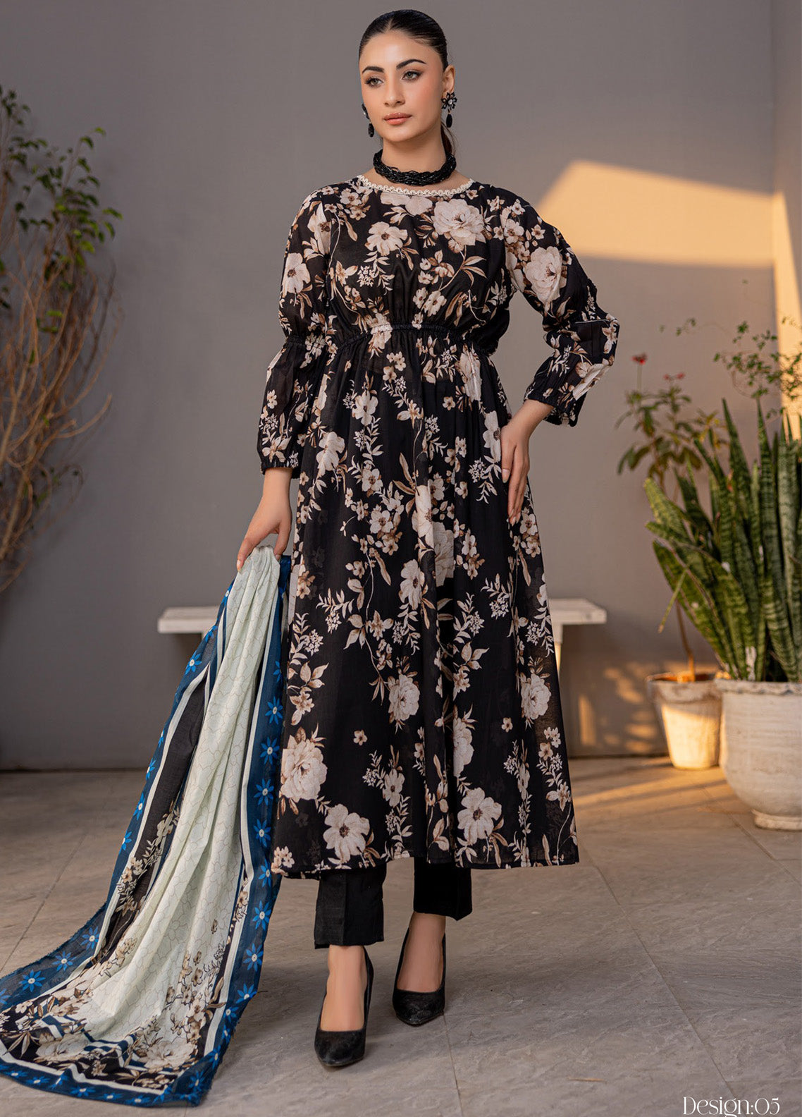 Motifz Classics Printed Lawn 3 Piece Unstitched Suit MT25CV3 D-05 Motifz Classics Printed Lawn 3 Piece Unstitched Suit MT25CV3 D-05