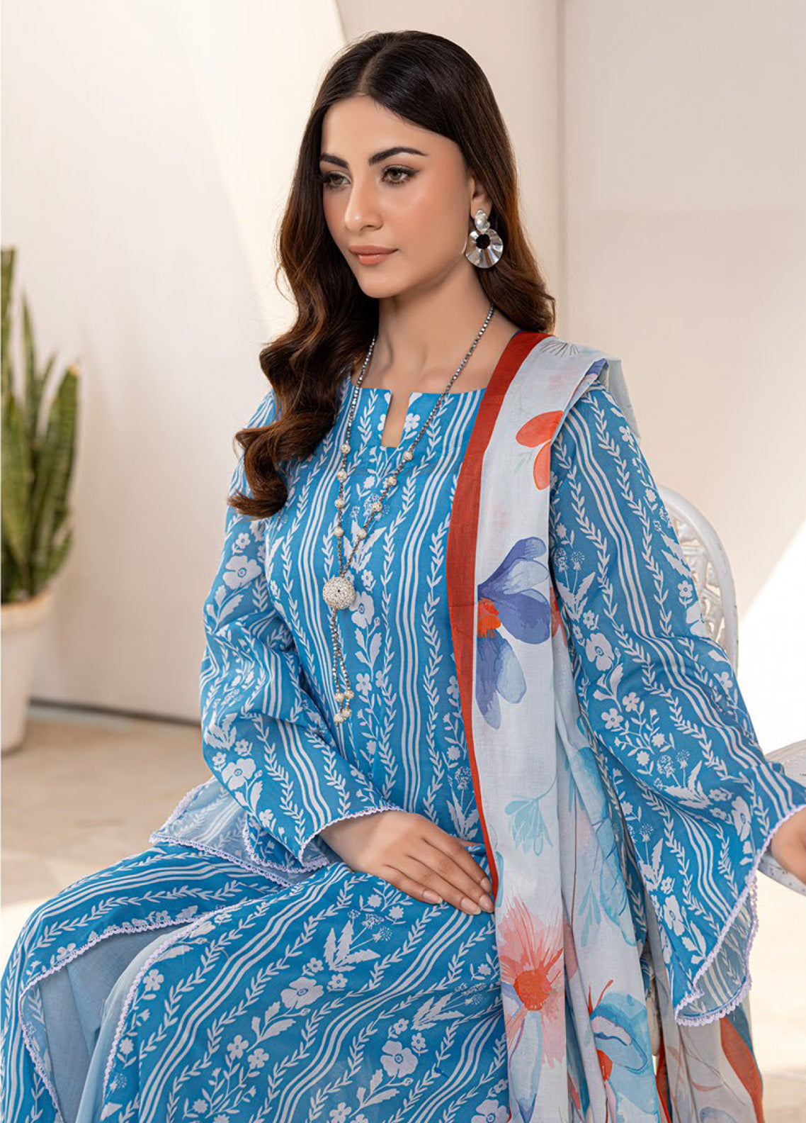 Motifz Classics Printed Lawn 3 Piece Unstitched Suit MT25CV3 D-09 Motifz Classics Printed Lawn 3 Piece Unstitched Suit MT25CV3 D-09