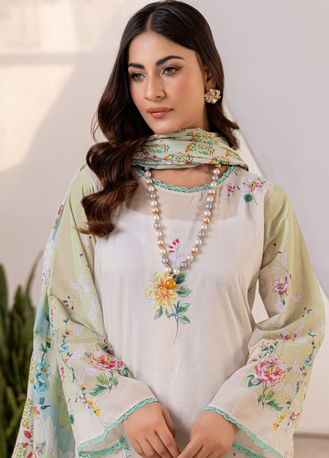 Motifz Classics Printed Lawn 3 Piece Unstitched Suit MT25CV3 D-10 Motifz Classics Printed Lawn 3 Piece Unstitched Suit MT25CV3 D-10