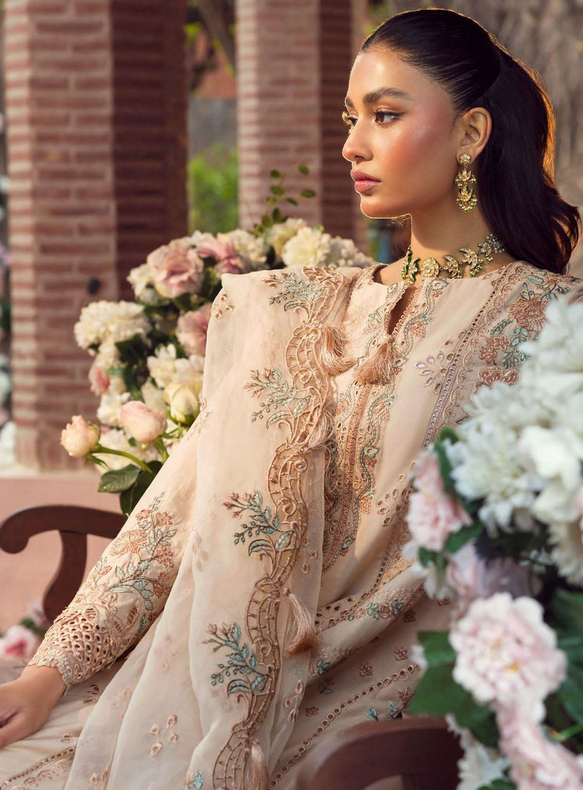 Motifz Premium Embroidered Lawn 3 Piece Unstitched Suit MT24PL MWU04426 JANNAT Motifz Premium Embroidered Lawn 3 Piece Unstitched Suit MT24PL MWU04426 JANNAT