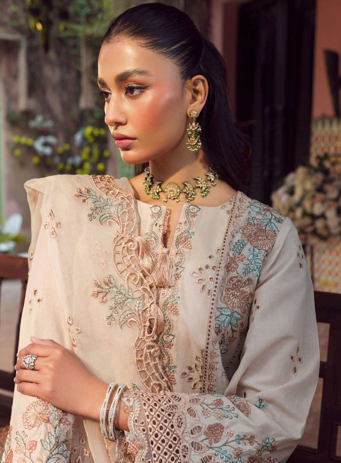 Motifz Premium Embroidered Lawn 3 Piece Unstitched Suit MT24PL MWU04426 JANNAT Motifz Premium Embroidered Lawn 3 Piece Unstitched Suit MT24PL MWU04426 JANNAT