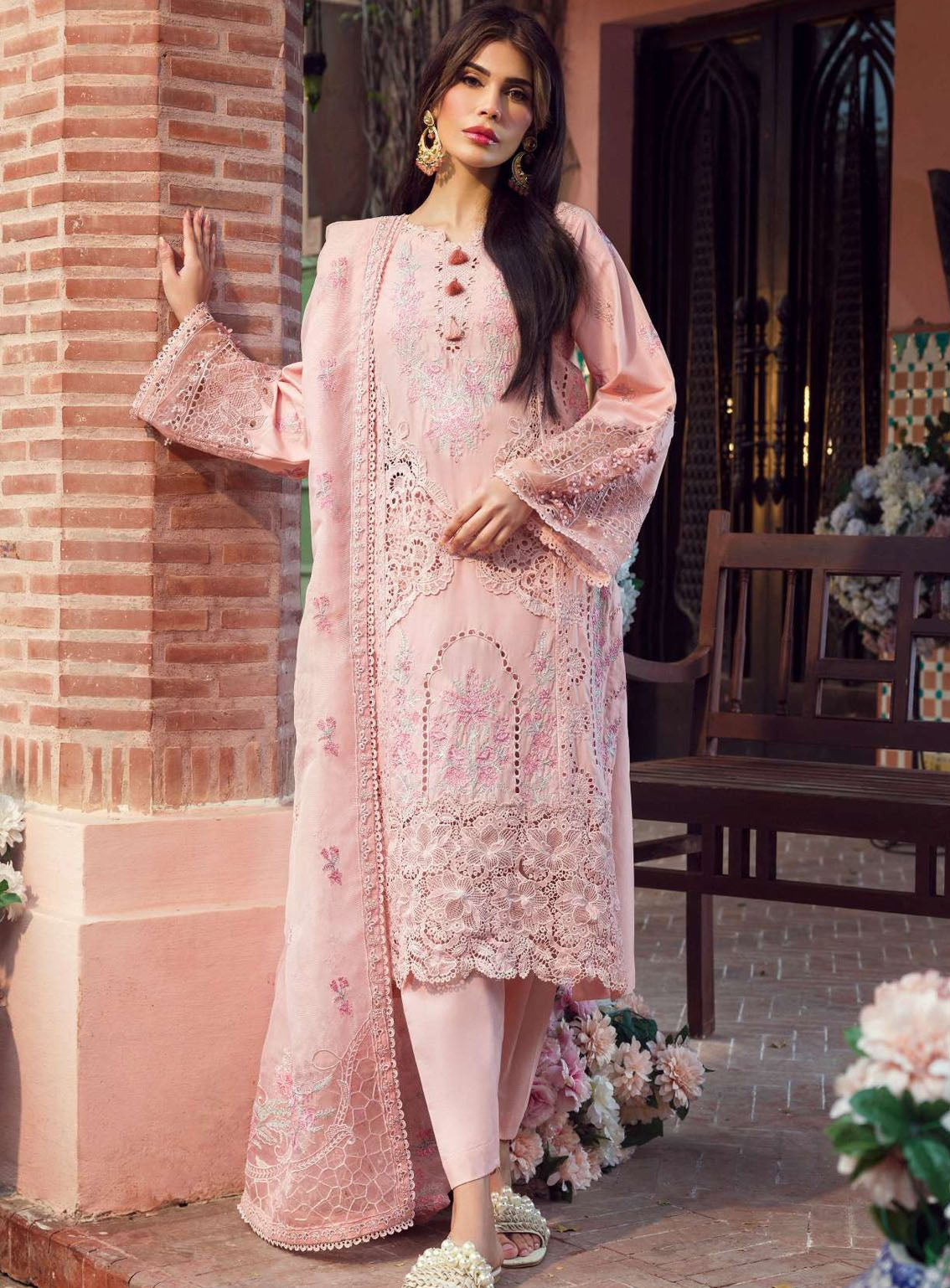 Motifz Premium Embroidered Lawn 3 Piece Unstitched Suit MT24PL MWU04428 HUDA Motifz Premium Embroidered Lawn 3 Piece Unstitched Suit MT24PL MWU04428 HUDA