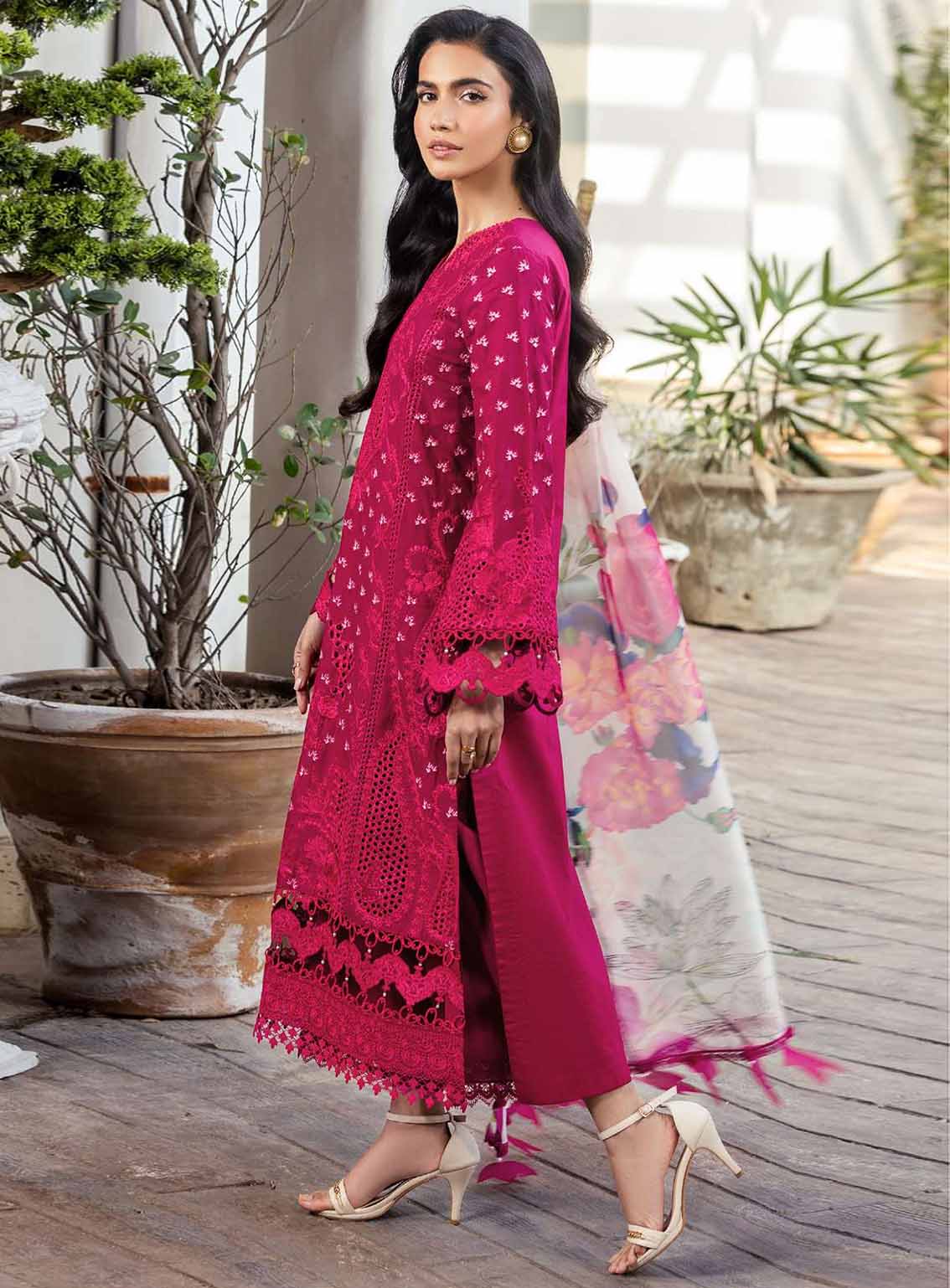 Motifz Premium Luxury Embroidered Lawn 3 Piece Unstitched Suit MT25PLELD2 D-5311 LIANA Motifz Premium Luxury Embroidered Lawn 3 Piece Unstitched Suit MT25PLELD2 D-5311 LIANA