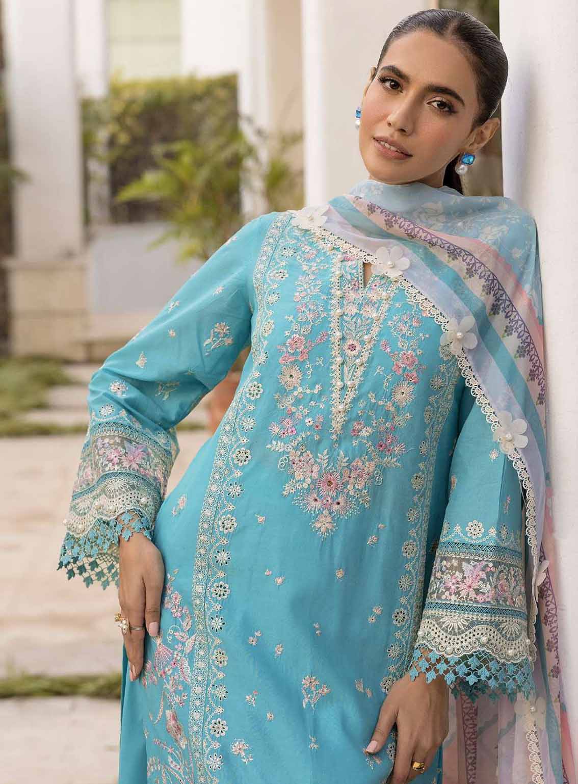 Motifz Premium Luxury Embroidered Lawn 3 Piece Unstitched Suit MT25PLELD2 D-5317 SERA PHINE Motifz Premium Luxury Embroidered Lawn 3 Piece Unstitched Suit MT25PLELD2 D-5317 SERA PHINE