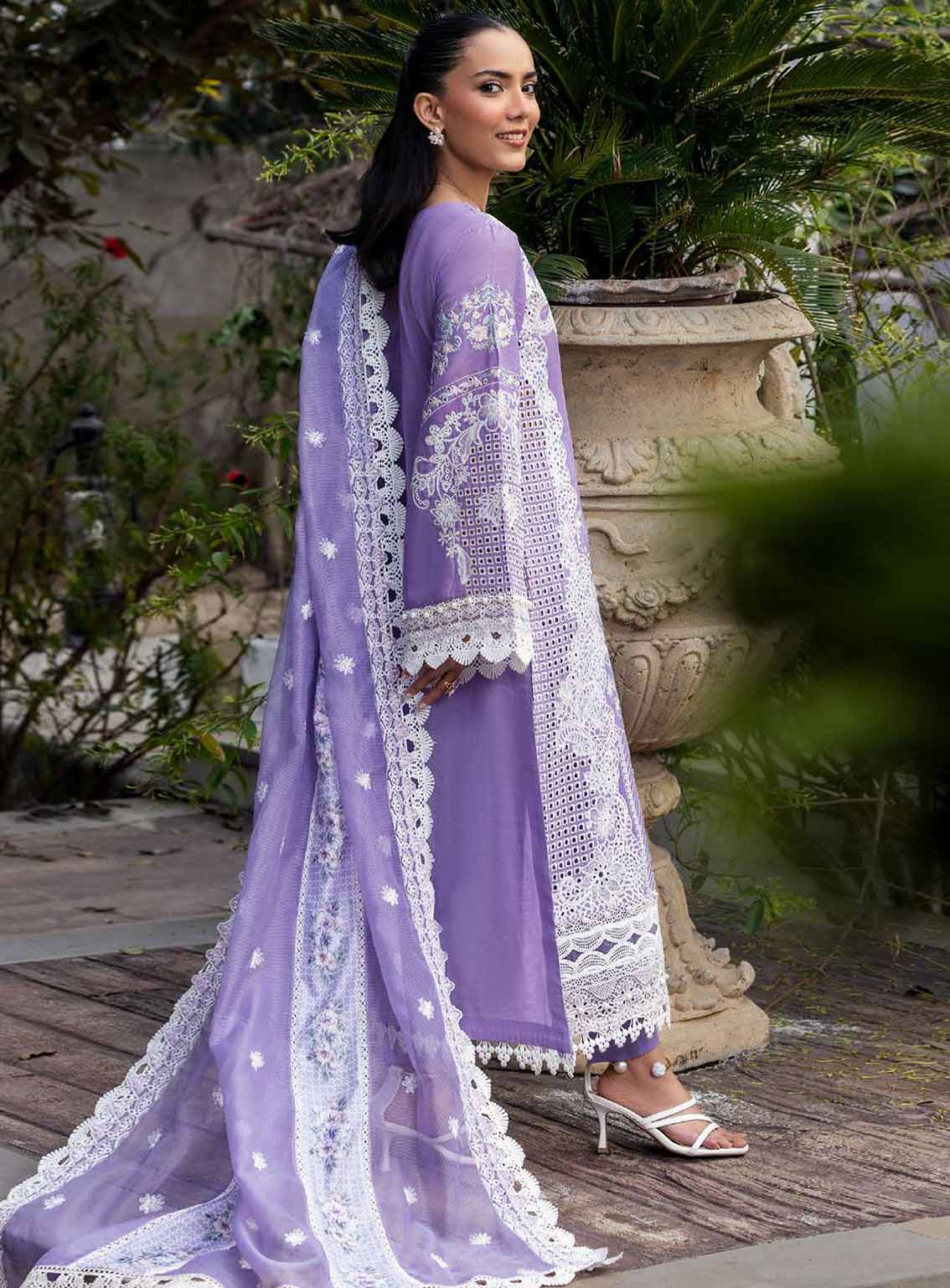Motifz Premium Luxury Embroidered Lawn 3 Piece Unstitched Suit MT25PLELD2 D-5318 ELISE Motifz Premium Luxury Embroidered Lawn 3 Piece Unstitched Suit MT25PLELD2 D-5318 ELISE