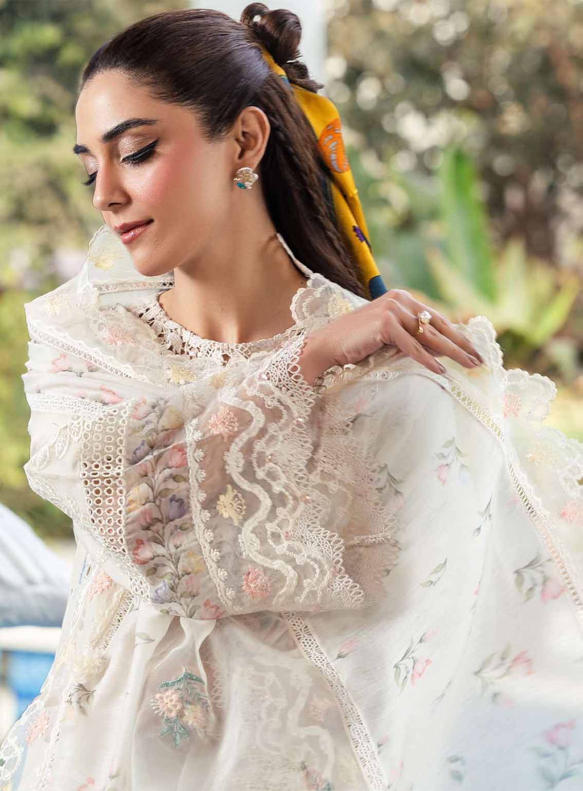 Motifz Premium Luxury Embroidered Lawn 3 Piece Unstitched Suit MT25PLELD2 D-5319 MARCELINE Motifz Premium Luxury Embroidered Lawn 3 Piece Unstitched Suit MT25PLELD2 D-5319 MARCELINE
