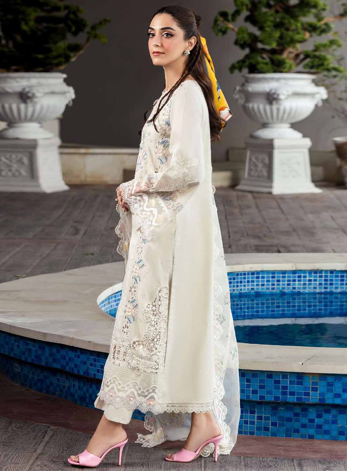 Motifz Premium Luxury Embroidered Lawn 3 Piece Unstitched Suit MT25PLELD2 D-5319 MARCELINE Motifz Premium Luxury Embroidered Lawn 3 Piece Unstitched Suit MT25PLELD2 D-5319 MARCELINE