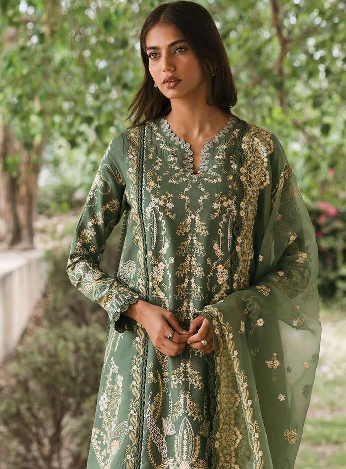 Mulaqaat By Afrozeh Embroidered Lawn 3 Piece Unstitched Suit AF25MFL D-02 WAADHA Mulaqaat By Afrozeh Embroidered Lawn 3 Piece Unstitched Suit AF25MFL D-02 WAADHA