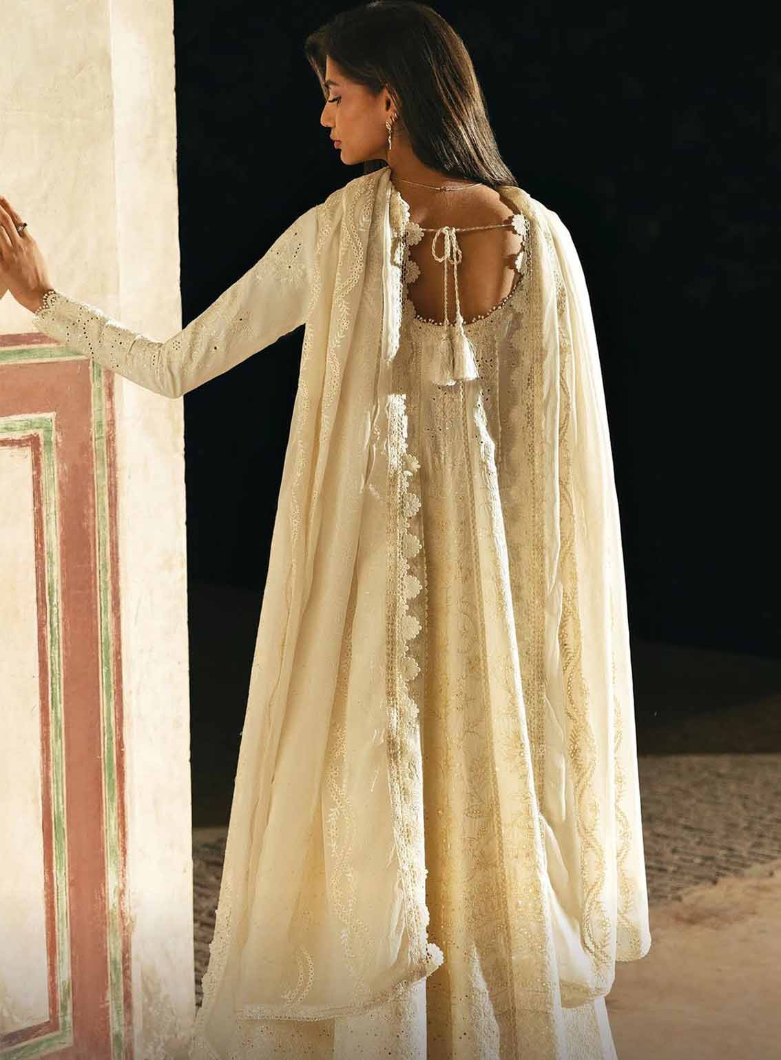 Mulaqaat By Afrozeh Embroidered Lawn 3 Piece Unstitched Suit AF25MFL D-04 ISHQ Mulaqaat By Afrozeh Embroidered Lawn 3 Piece Unstitched Suit AF25MFL D-04 ISHQ