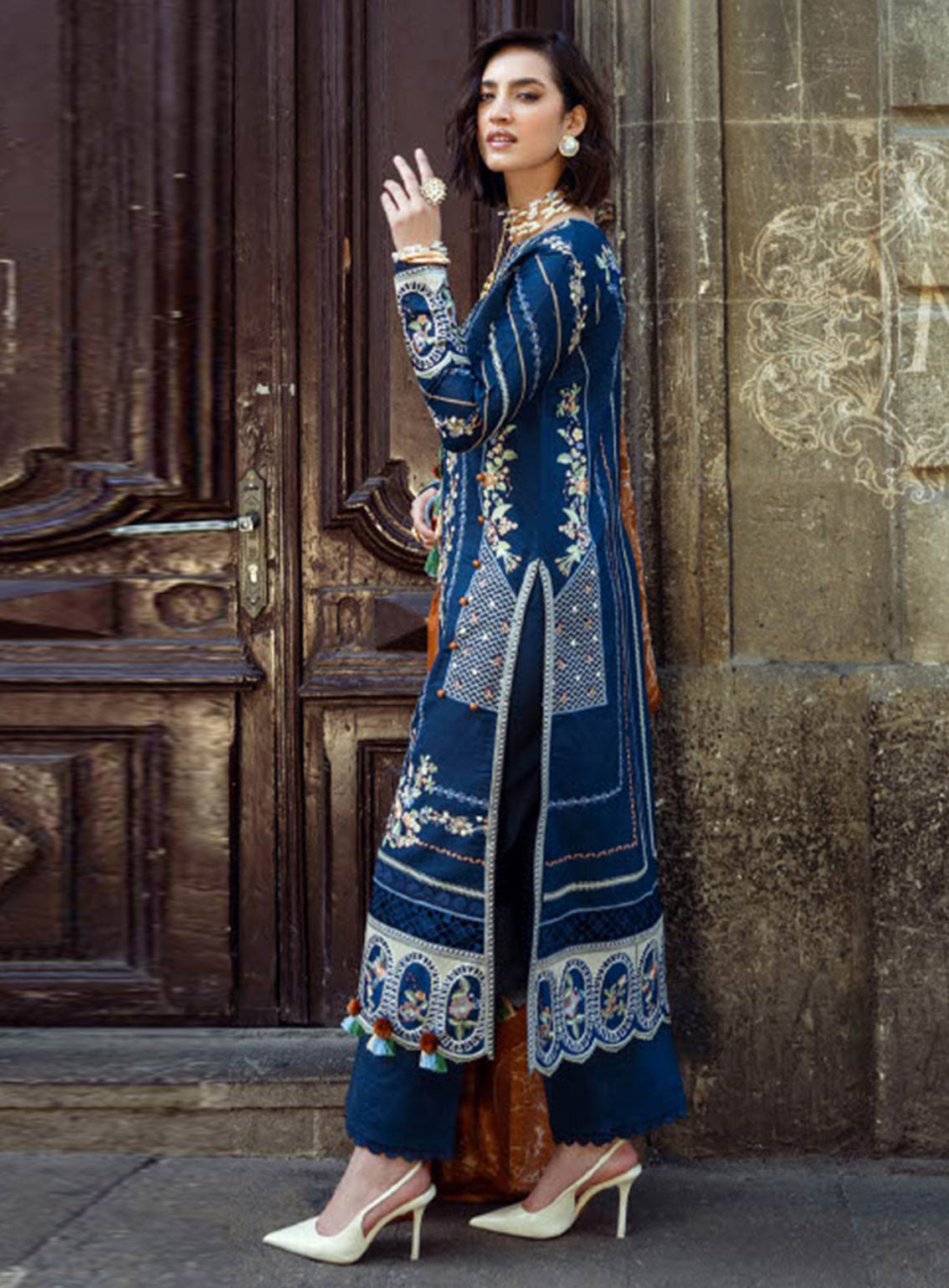 Mushq Broadway Embroidered Crepe 3 Piece Unstitched Suit MQ24BW SWEET SURRENDER Mushq Broadway Embroidered Crepe 3 Piece Unstitched Suit MQ24BW SWEET SURRENDER