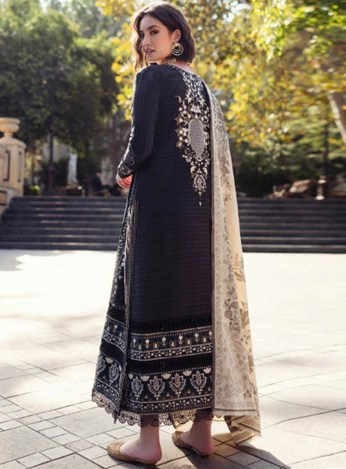 Mushq Broadway Embroidered Karandi 3 Piece Unstitched Suit MQ24BW TWISTED AFFECTION Mushq Broadway Embroidered Karandi 3 Piece Unstitched Suit MQ24BW TWISTED AFFECTION