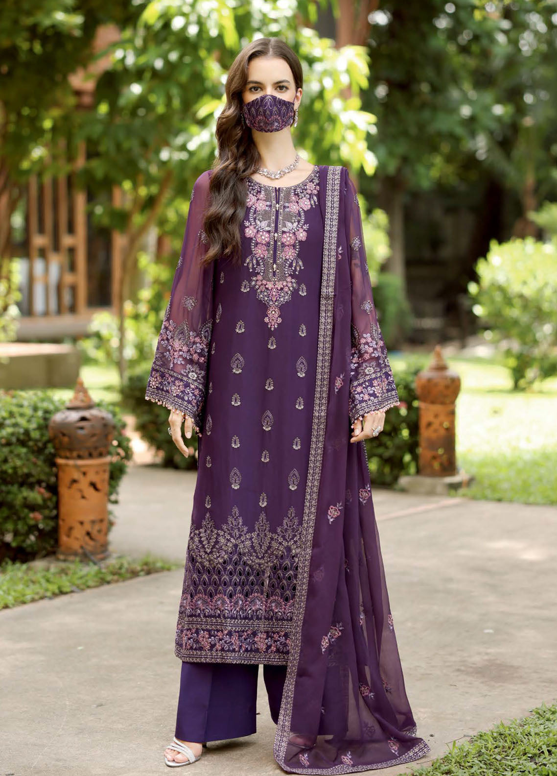 Naayab By Flossie Kuch Khas Embroidered Chiffon 3 Piece Unstitched Suit FL25NV1 D-K-101 Naayab By Flossie Kuch Khas Embroidered Chiffon 3 Piece Unstitched Suit FL25NV1 D-K-101