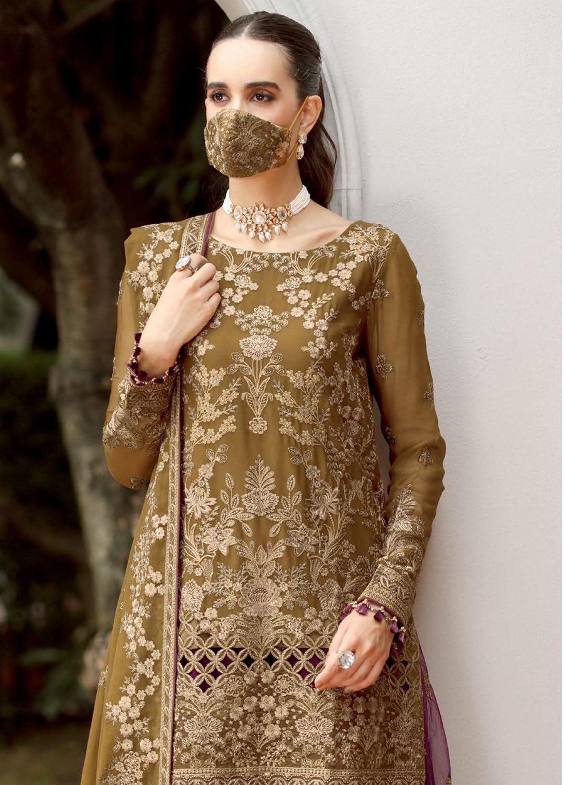 Naayab By Flossie Kuch Khas Embroidered Chiffon 3 Piece Unstitched Suit FL25NV1 D-K-103 Naayab By Flossie Kuch Khas Embroidered Chiffon 3 Piece Unstitched Suit FL25NV1 D-K-103