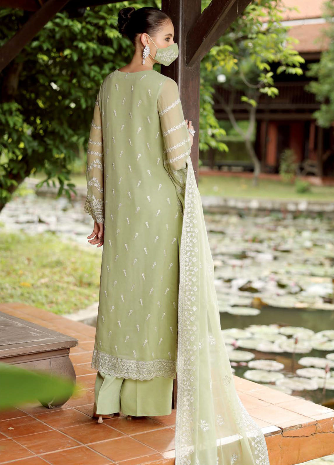 Naayab By Flossie Kuch Khas Embroidered Chiffon 3 Piece Unstitched Suit FL25NV1 D-K-107 Naayab By Flossie Kuch Khas Embroidered Chiffon 3 Piece Unstitched Suit FL25NV1 D-K-107