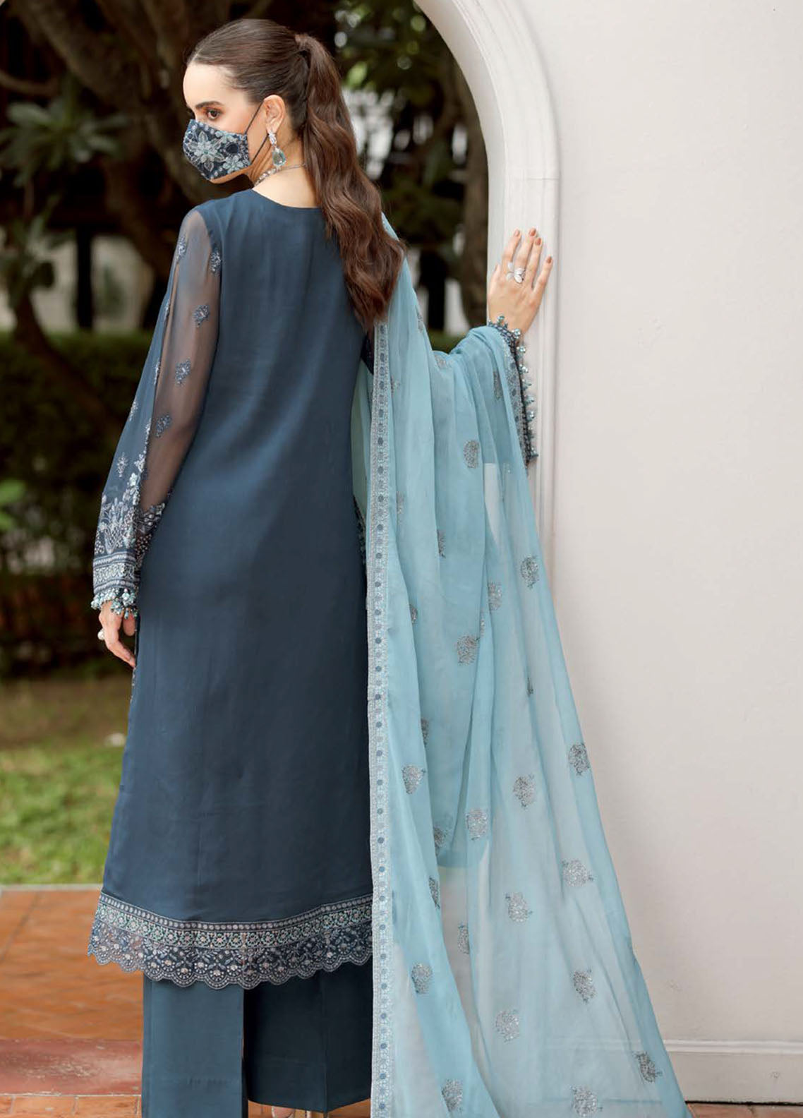 Naayab By Flossie Kuch Khas Embroidered Chiffon 3 Piece Unstitched Suit FL25NV1 D-K-108 Naayab By Flossie Kuch Khas Embroidered Chiffon 3 Piece Unstitched Suit FL25NV1 D-K-108