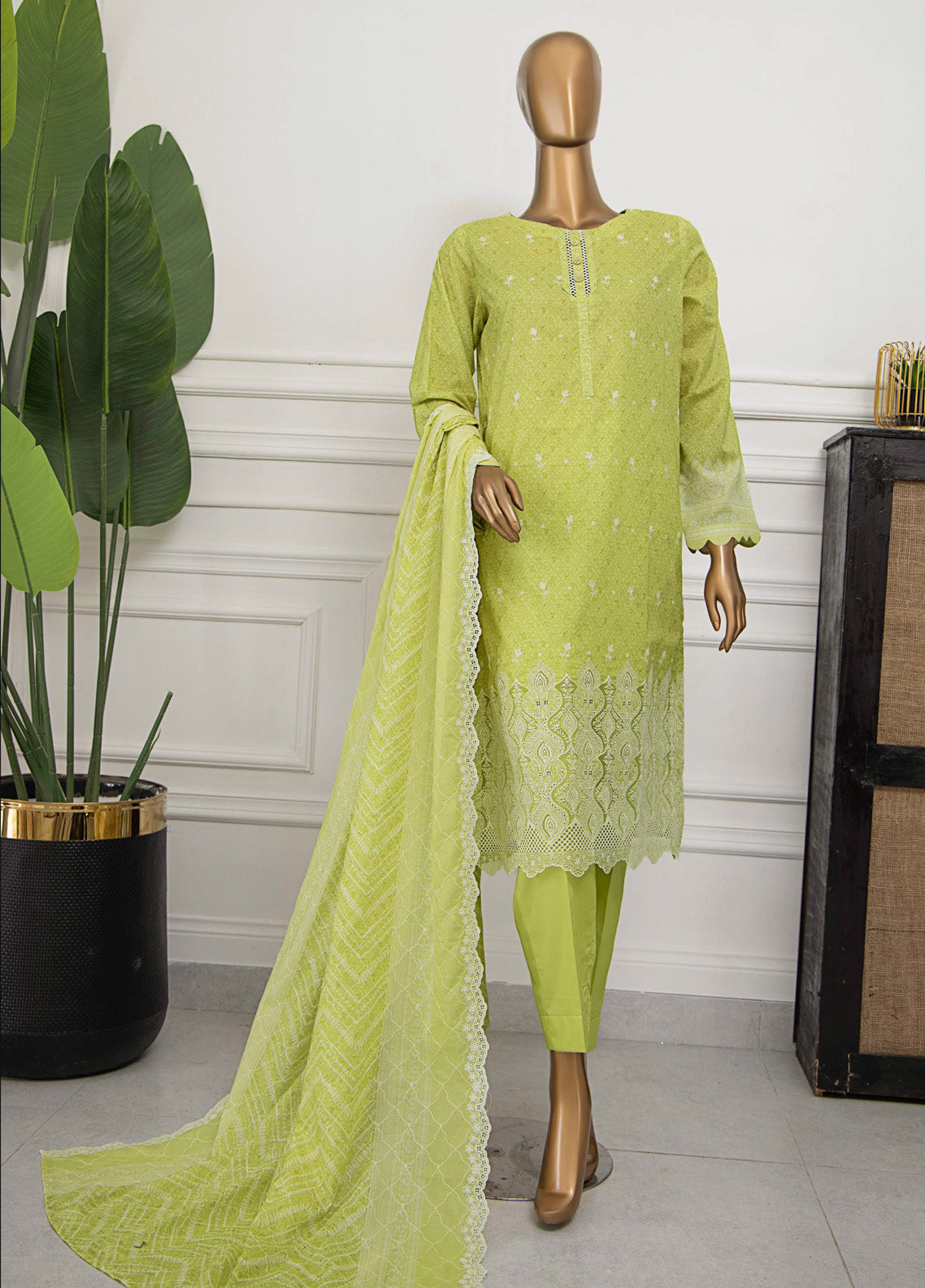 Nakshkari By HZ Textile Embroidered lawn 3 Piece Unstitched Suit HZ25NE NKE-960 Nakshkari By HZ Textile Embroidered lawn 3 Piece Unstitched Suit HZ25NE NKE-960