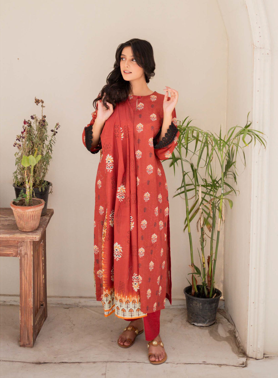 Naqsh By Rashid Textile Embroidered Lawn 3 Piece Unstitched Suit RT24NEL D-8485 Naqsh By Rashid Textile Embroidered Lawn 3 Piece Unstitched Suit RT24NEL D-8485
