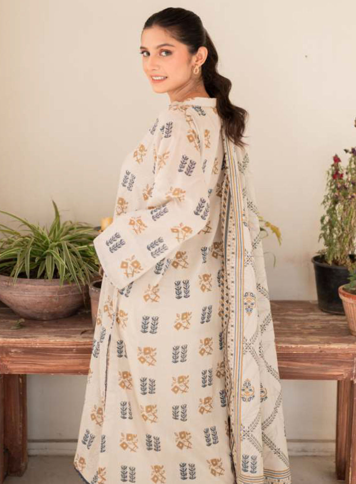 Naqsh By Rashid Textile Embroidered Lawn 3 Piece Unstitched Suit RT24NEL D-8486 Naqsh By Rashid Textile Embroidered Lawn 3 Piece Unstitched Suit RT24NEL D-8486