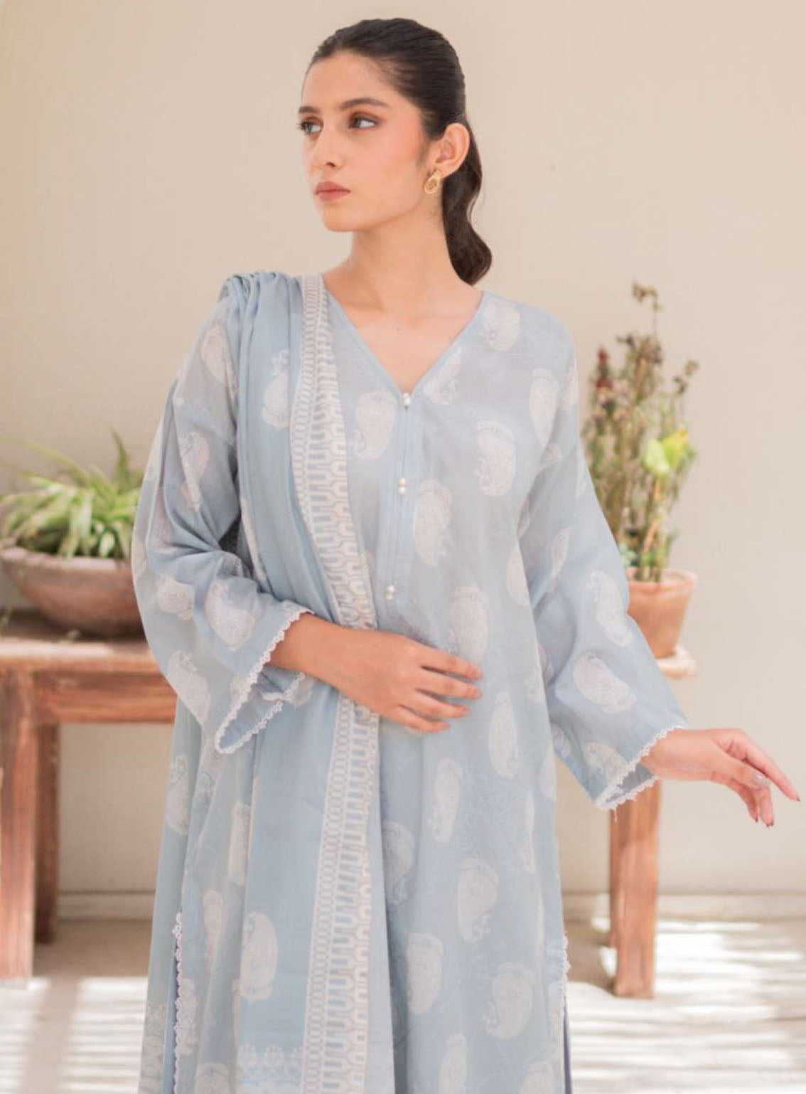 Naqsh By Rashid Textile Embroidered Lawn 3 Piece Unstitched Suit RT24NEL D-8488 Naqsh By Rashid Textile Embroidered Lawn 3 Piece Unstitched Suit RT24NEL D-8488