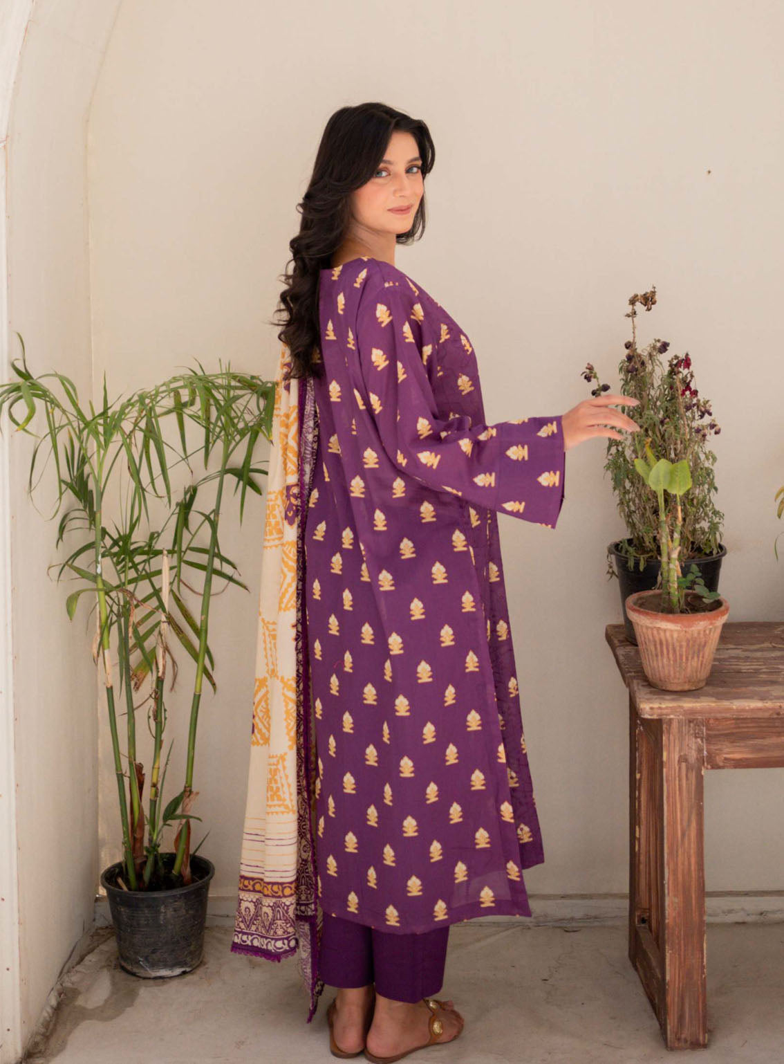 Naqsh By Rashid Textile Embroidered Lawn 3 Piece Unstitched Suit RT24NEL D-8489 Naqsh By Rashid Textile Embroidered Lawn 3 Piece Unstitched Suit RT24NEL D-8489