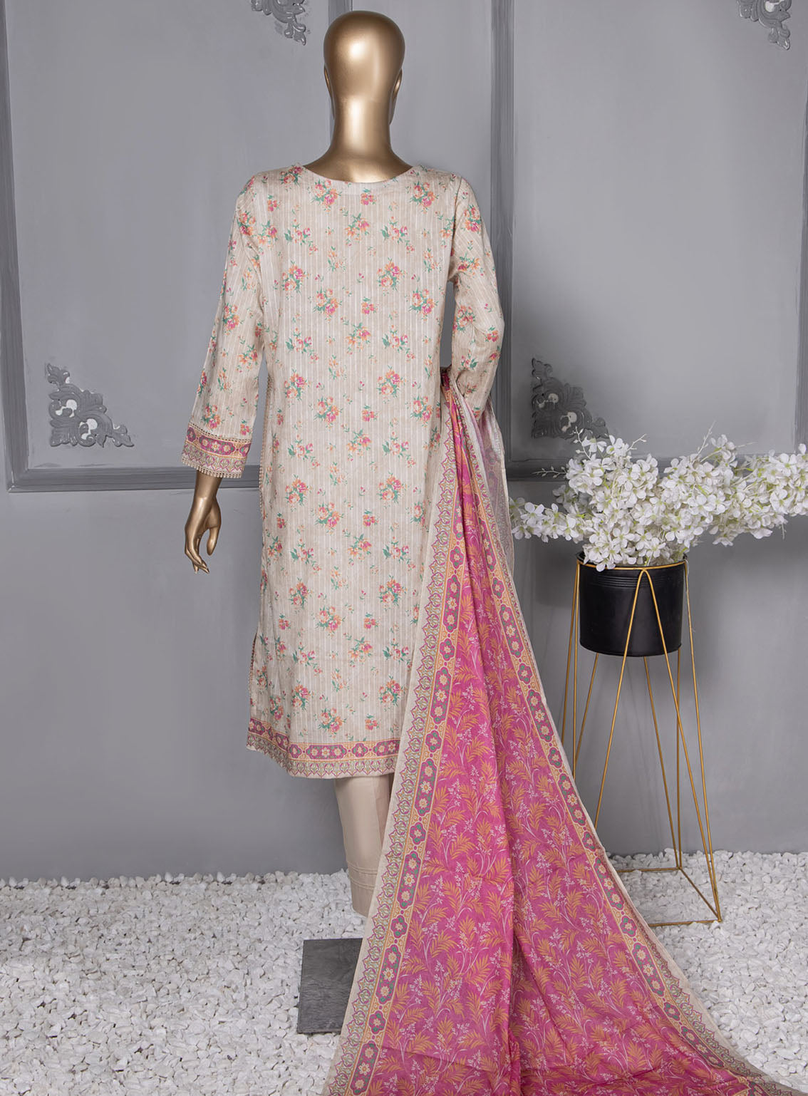 Nayab By HZ Textile Digital Printed Doriya Lawn 3 Piece Unstitched Suit HZ24NDV2 NPD-83 Nayab By HZ Textile Digital Printed Doriya Lawn 3 Piece Unstitched Suit HZ24NDV2 NPD-83