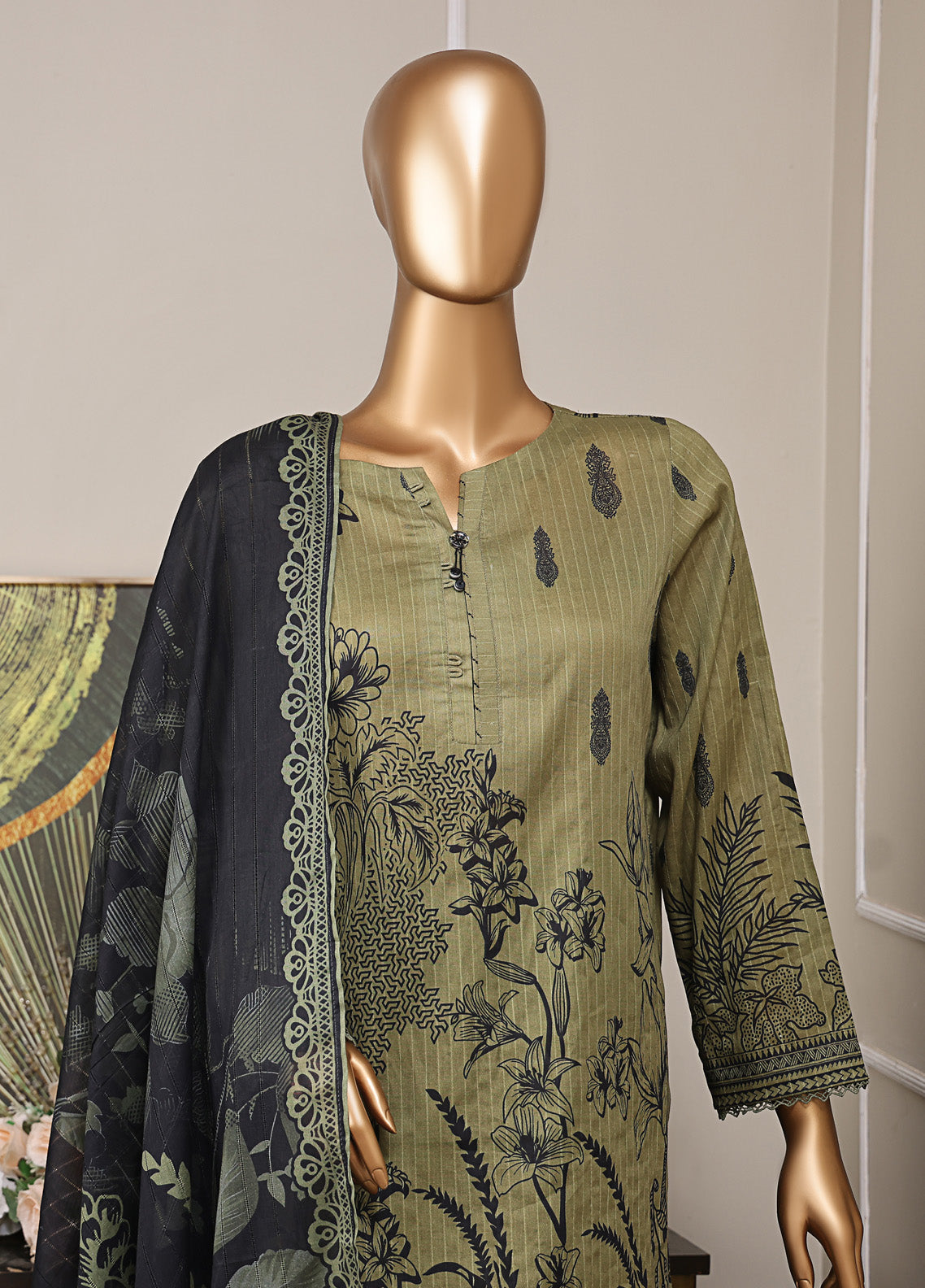 Nayab By HZ Textile Digital Printed Lawn 3 Piece Unstitched Suit HZ25NV2 NPD-02 Nayab By HZ Textile Digital Printed Lawn 3 Piece Unstitched Suit HZ25NV2 NPD-02