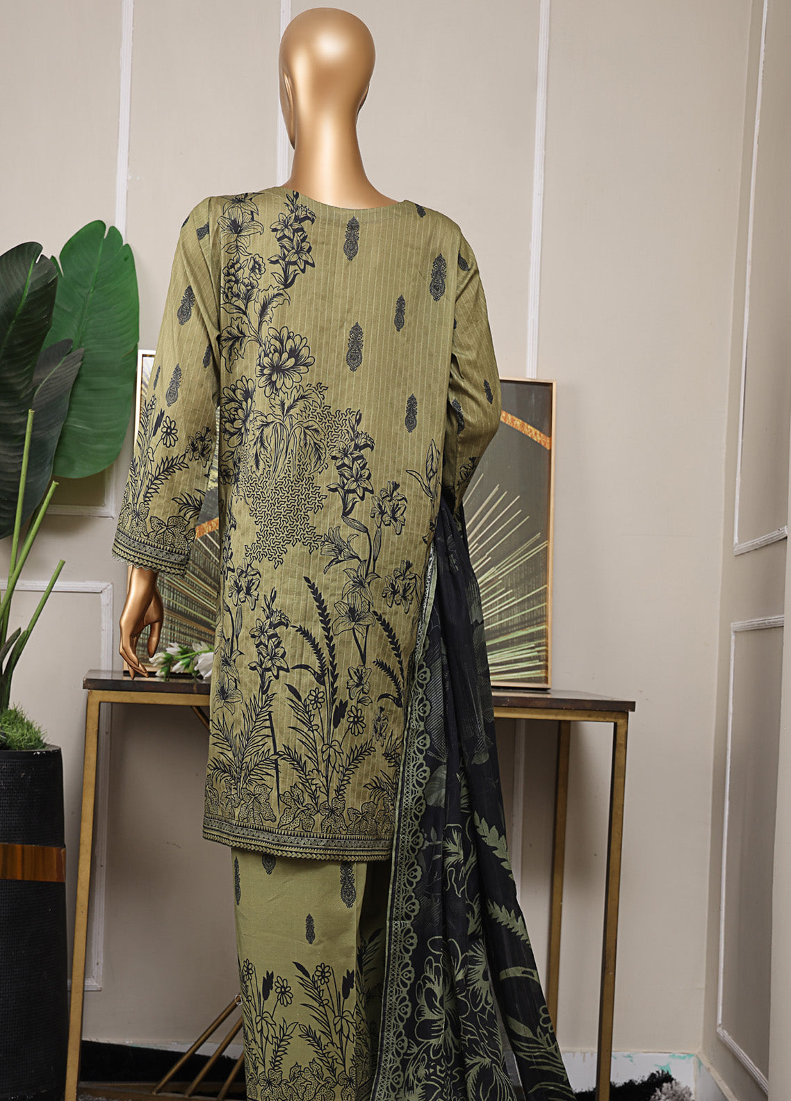 Nayab By HZ Textile Digital Printed Lawn 3 Piece Unstitched Suit HZ25NV2 NPD-02 Nayab By HZ Textile Digital Printed Lawn 3 Piece Unstitched Suit HZ25NV2 NPD-02