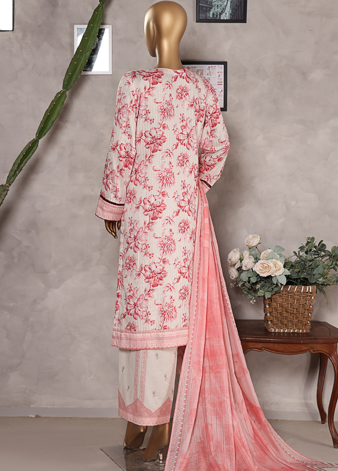 Nayab By HZ Textile Digital Printed Lawn 3 Piece Unstitched Suit HZ25NV2 NPD-03 Nayab By HZ Textile Digital Printed Lawn 3 Piece Unstitched Suit HZ25NV2 NPD-03