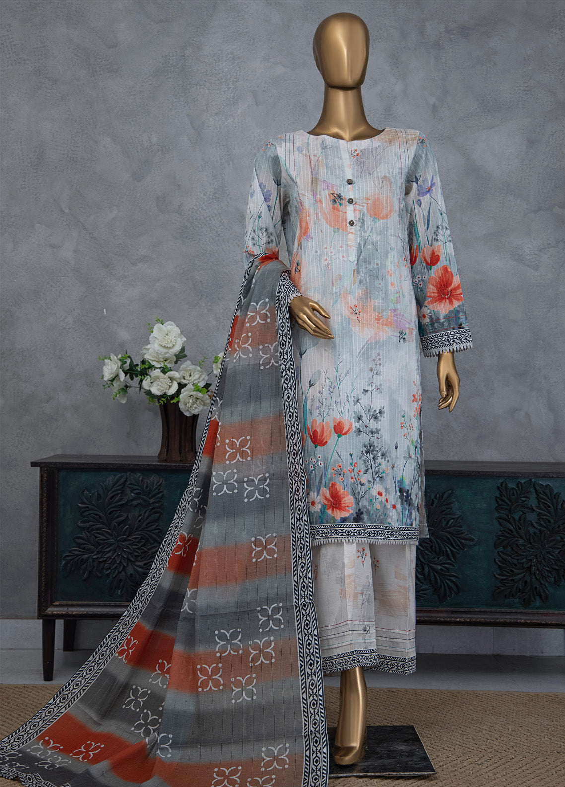 Nayab By HZ Textile Embroidered Lawn 3 Piece Unstitched Suit HZ25NEV3 NPE-04 Nayab By HZ Textile Embroidered Lawn 3 Piece Unstitched Suit HZ25NEV3 NPE-04