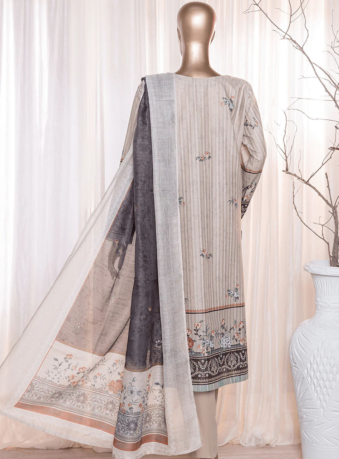 Ninokara By HZ Textile Digital Printed Lawn 3 Piece Unstitched Suit HZ24NK NP-204 Ninokara By HZ Textile Digital Printed Lawn 3 Piece Unstitched Suit HZ24NK NP-204