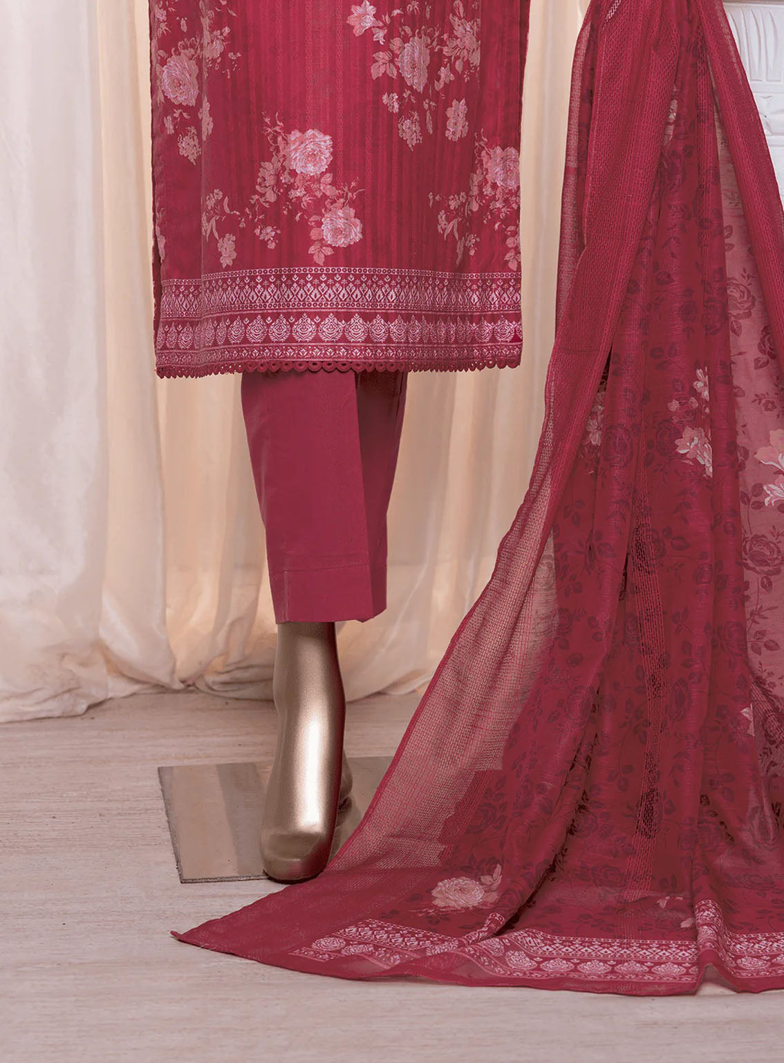 Ninokara By HZ Textile Digital Printed Lawn 3 Piece Unstitched Suit HZ24NK NP-209 Ninokara By HZ Textile Digital Printed Lawn 3 Piece Unstitched Suit HZ24NK NP-209