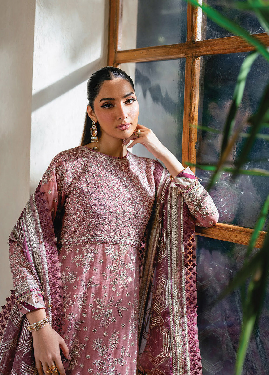 Niran By Xenia Embroidered Chiffon 3 Piece Unstitched Suit ZE24N D-06 LUMINA Niran By Xenia Embroidered Chiffon 3 Piece Unstitched Suit ZE24N D-06 LUMINA