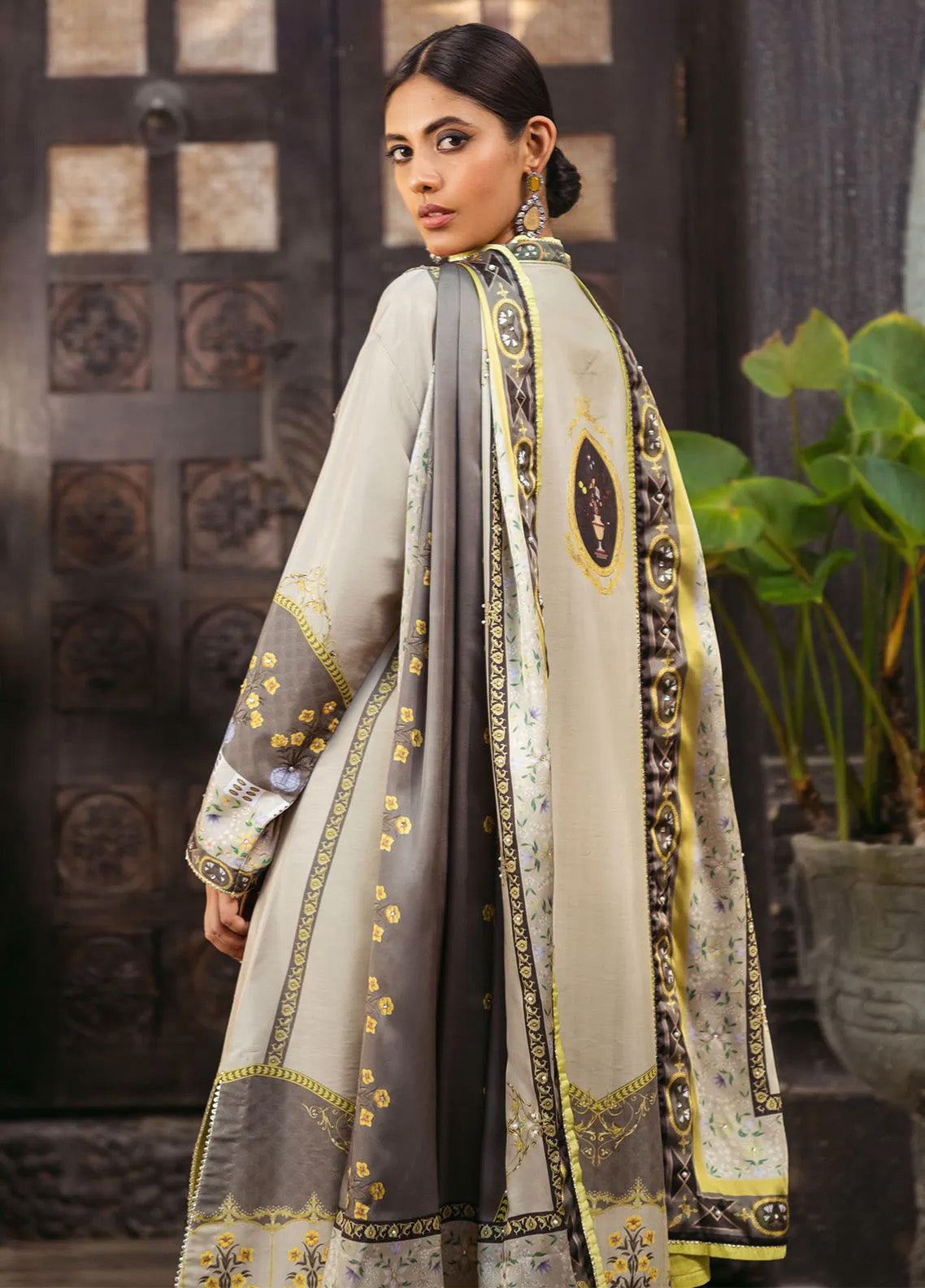 Nirvana By Mushq Embroidered Raw Silk 3 Piece Unstitched Suit MQ24N MPS-01 CHESTNUT Nirvana By Mushq Embroidered Raw Silk 3 Piece Unstitched Suit MQ24N MPS-01 CHESTNUT