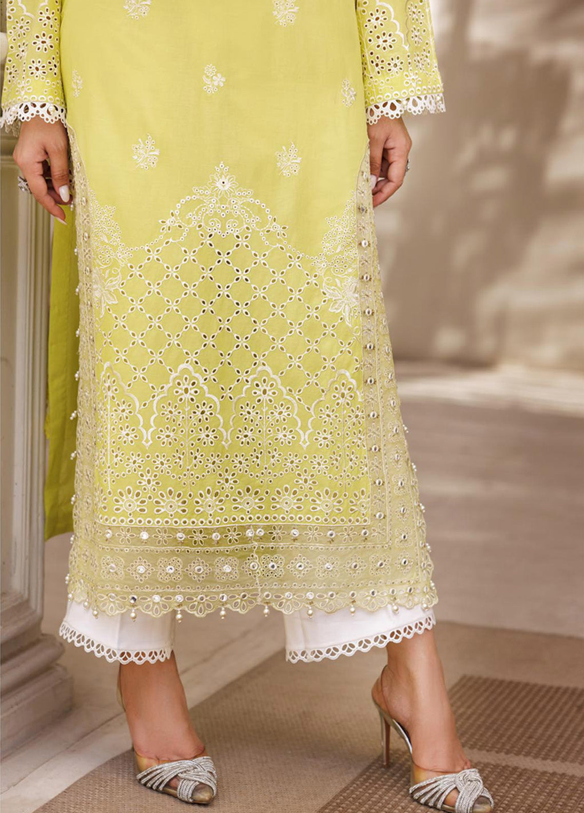 Nissa By RajBari Embroidered Lawn 3 Piece Unstitched Suit RB25N D-02 Nissa By RajBari Embroidered Lawn 3 Piece Unstitched Suit RB25N D-02