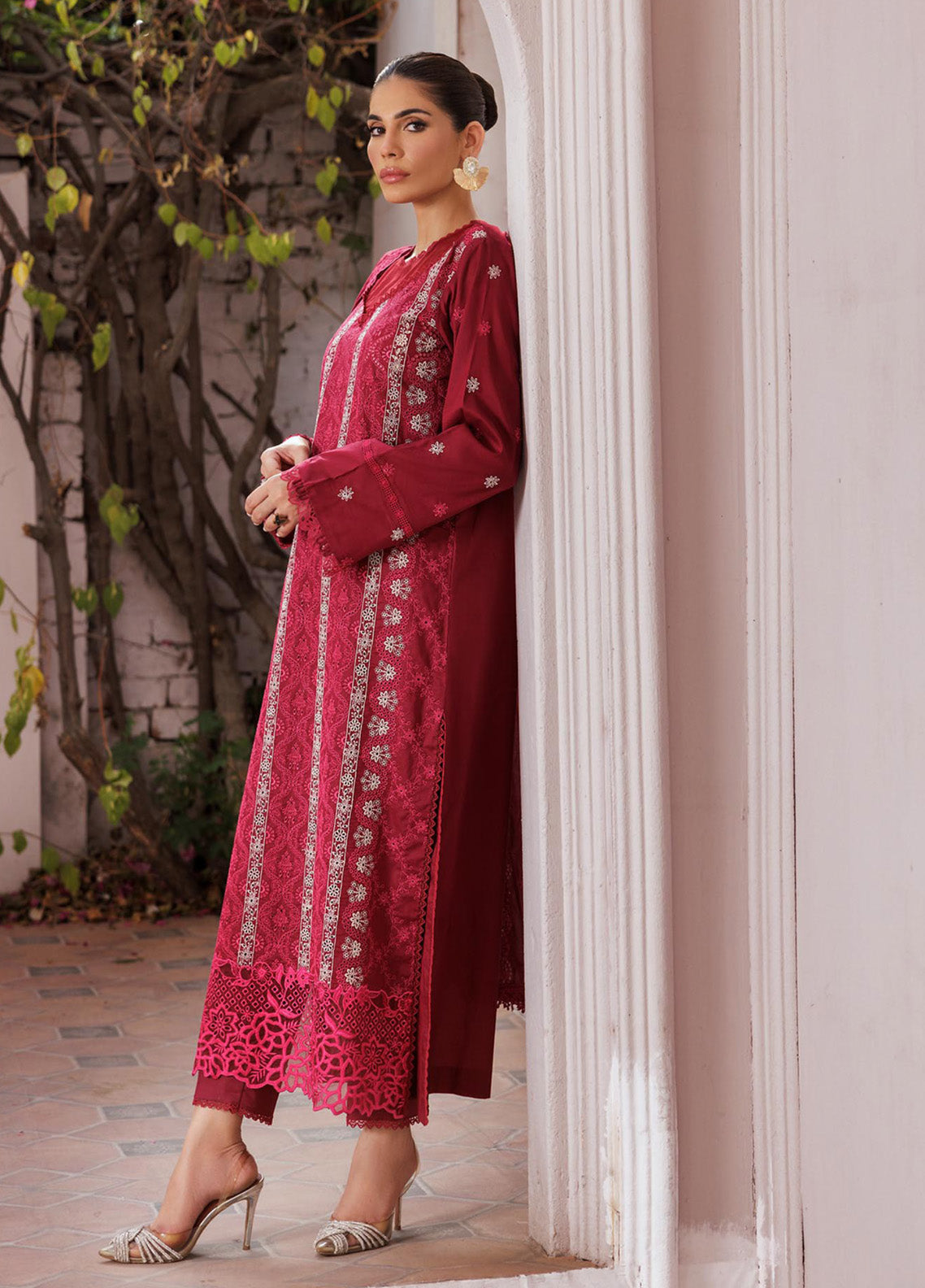 Nissa By RajBari Embroidered Lawn 3 Piece Unstitched Suit RB25N D-07 Nissa By RajBari Embroidered Lawn 3 Piece Unstitched Suit RB25N D-07