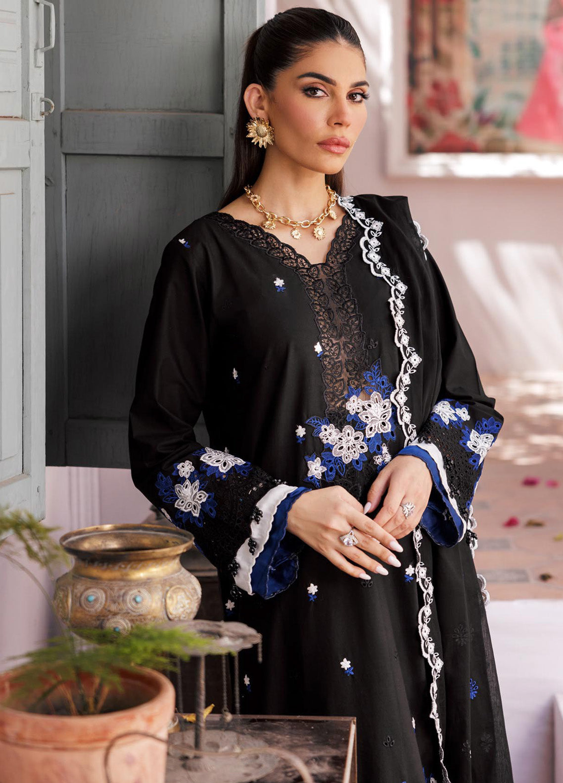 Nissa By RajBari Embroidered Lawn 3 Piece Unstitched Suit RB25N D-08 Nissa By RajBari Embroidered Lawn 3 Piece Unstitched Suit RB25N D-08