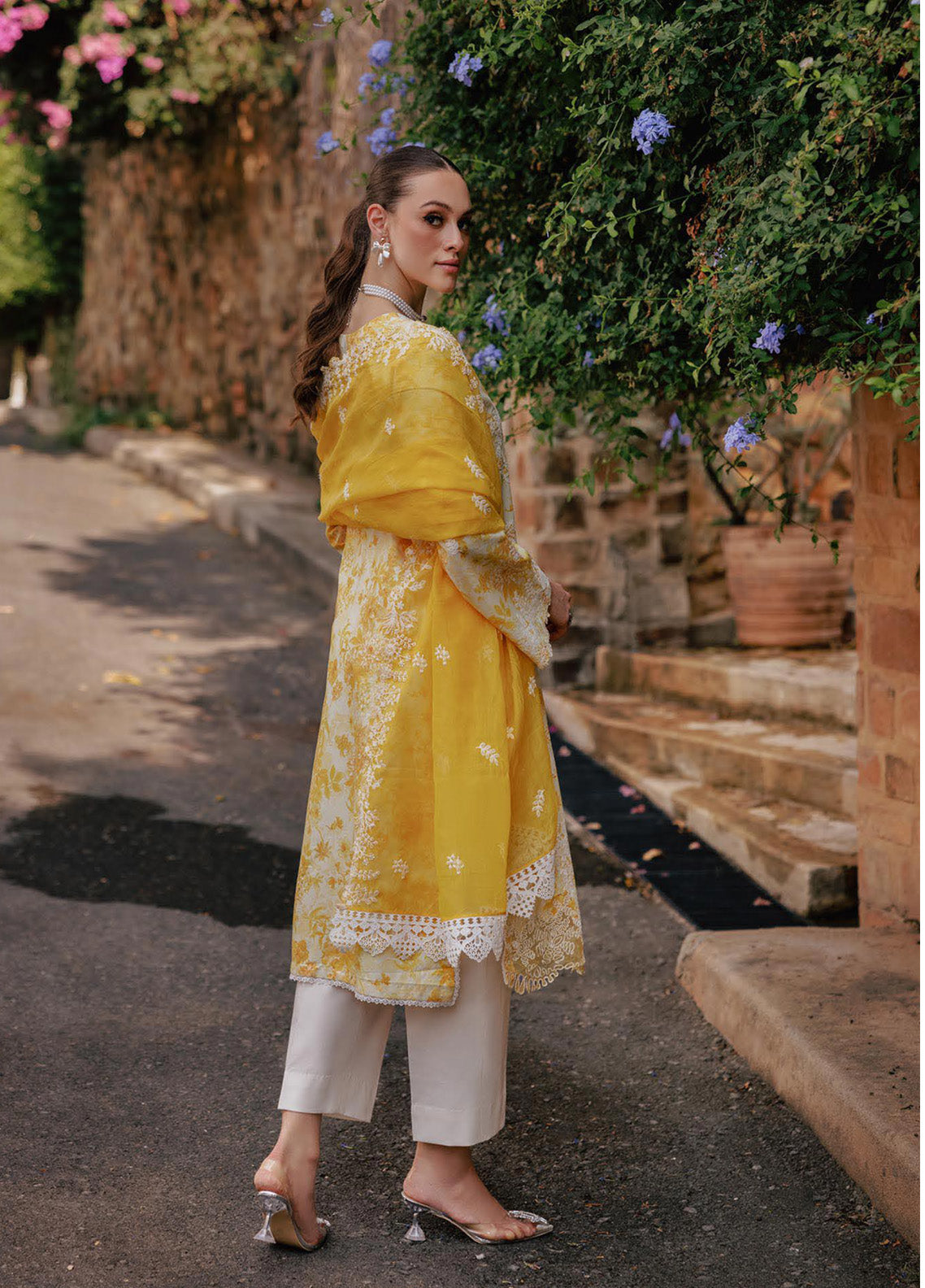 Nissa By RajBari Embroidered Lawn 3 Piece Unstitched Suit RB25NFS D-01 Nissa By RajBari Embroidered Lawn 3 Piece Unstitched Suit RB25NFS D-01