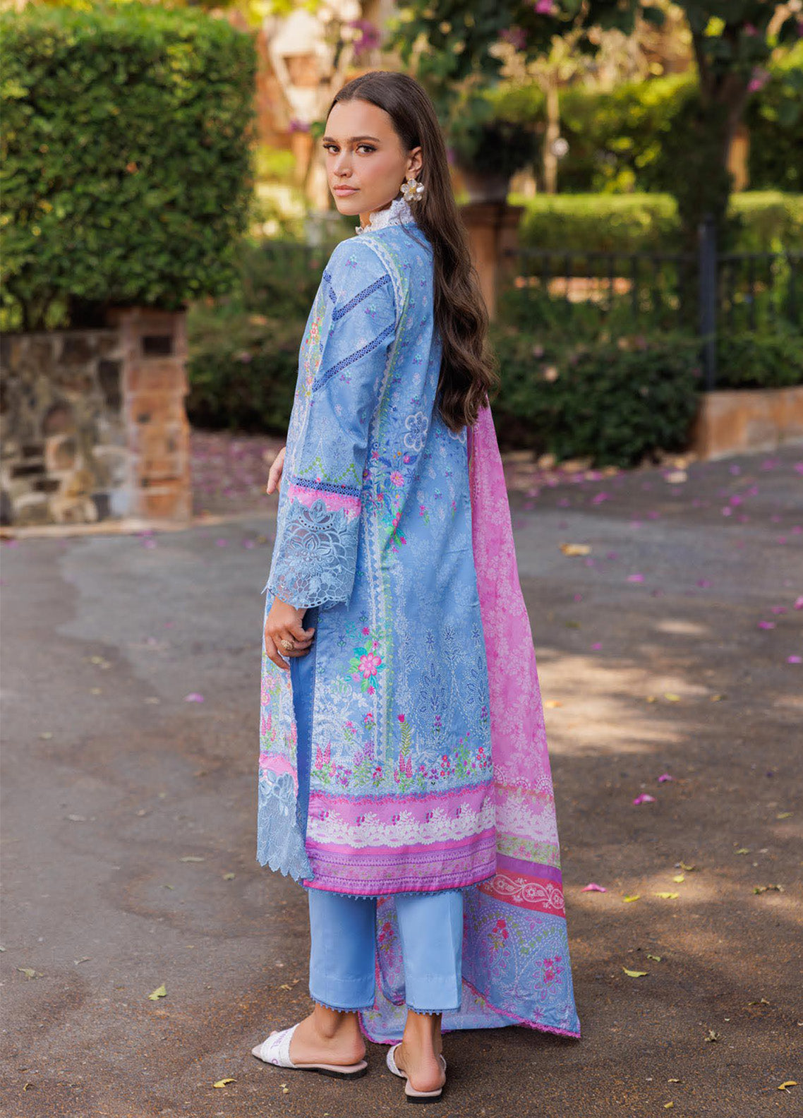 Nissa By RajBari Embroidered Lawn 3 Piece Unstitched Suit RB25NFS D-02 Nissa By RajBari Embroidered Lawn 3 Piece Unstitched Suit RB25NFS D-02