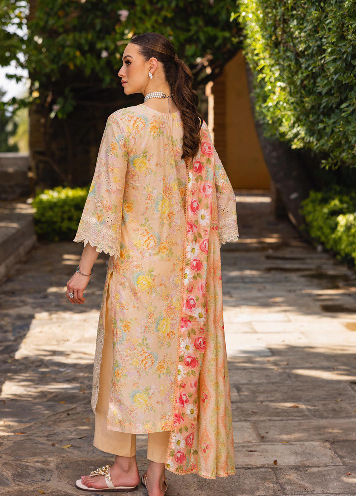 Nissa By RajBari Embroidered Lawn 3 Piece Unstitched Suit RB25NFS D-05 Nissa By RajBari Embroidered Lawn 3 Piece Unstitched Suit RB25NFS D-05