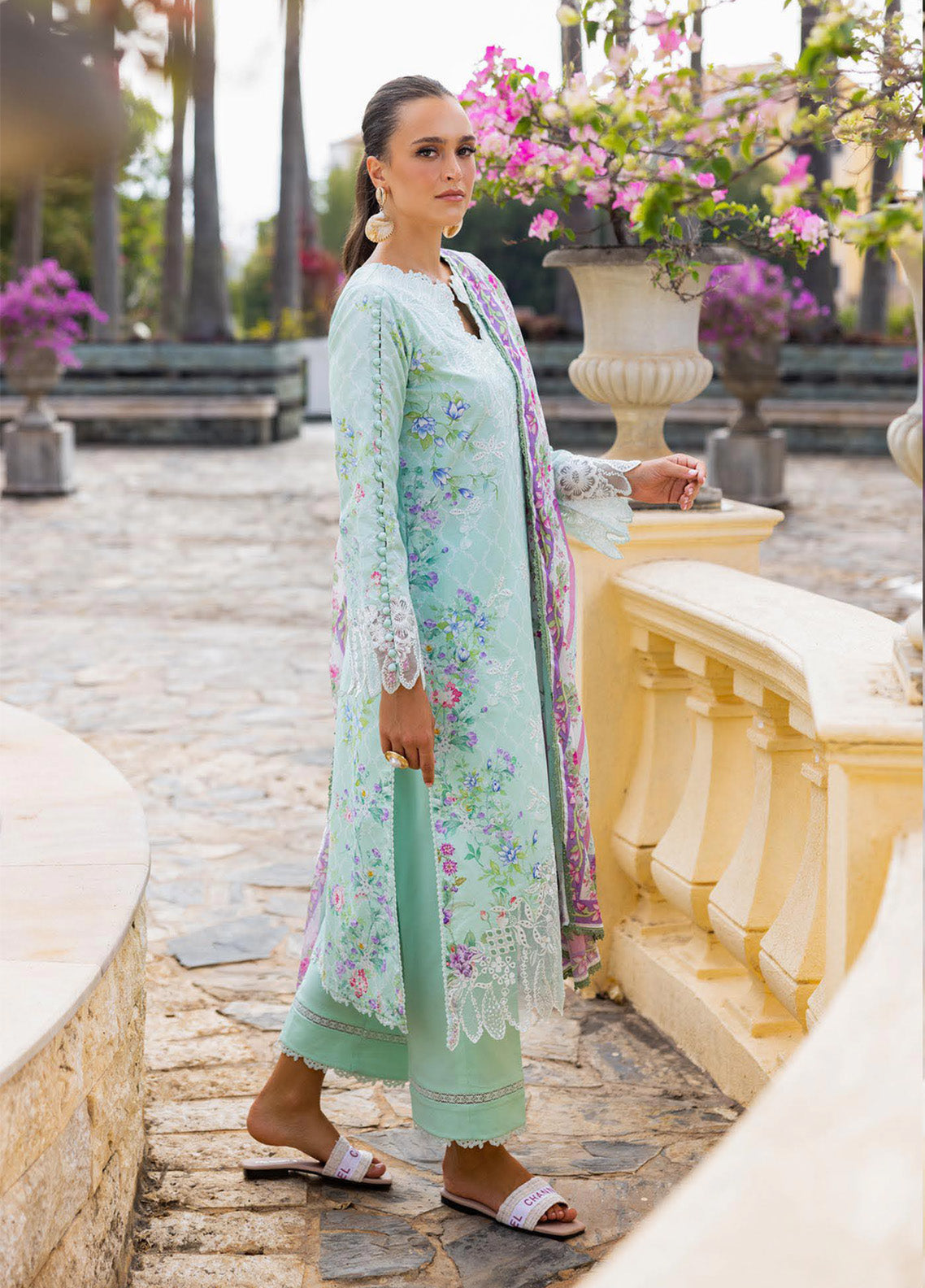 Nissa By RajBari Embroidered Lawn 3 Piece Unstitched Suit RB25NFS D-06 Nissa By RajBari Embroidered Lawn 3 Piece Unstitched Suit RB25NFS D-06