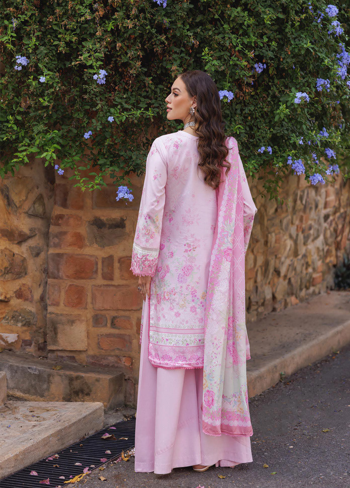 Nissa By RajBari Embroidered Lawn 3 Piece Unstitched Suit RB25NFS D-07 Nissa By RajBari Embroidered Lawn 3 Piece Unstitched Suit RB25NFS D-07