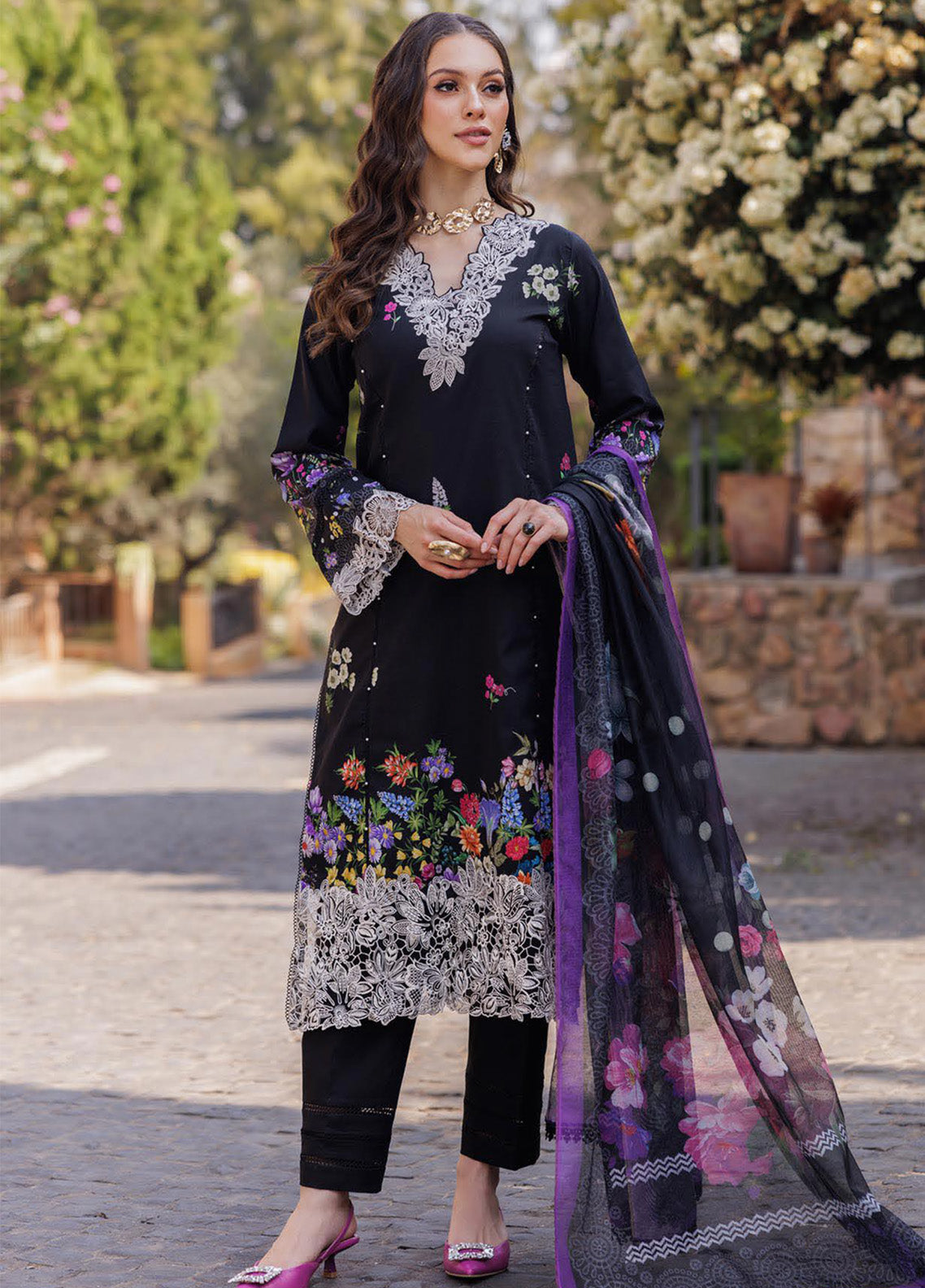Nissa By RajBari Embroidered Lawn 3 Piece Unstitched Suit RB25NFS D-08 Nissa By RajBari Embroidered Lawn 3 Piece Unstitched Suit RB25NFS D-08