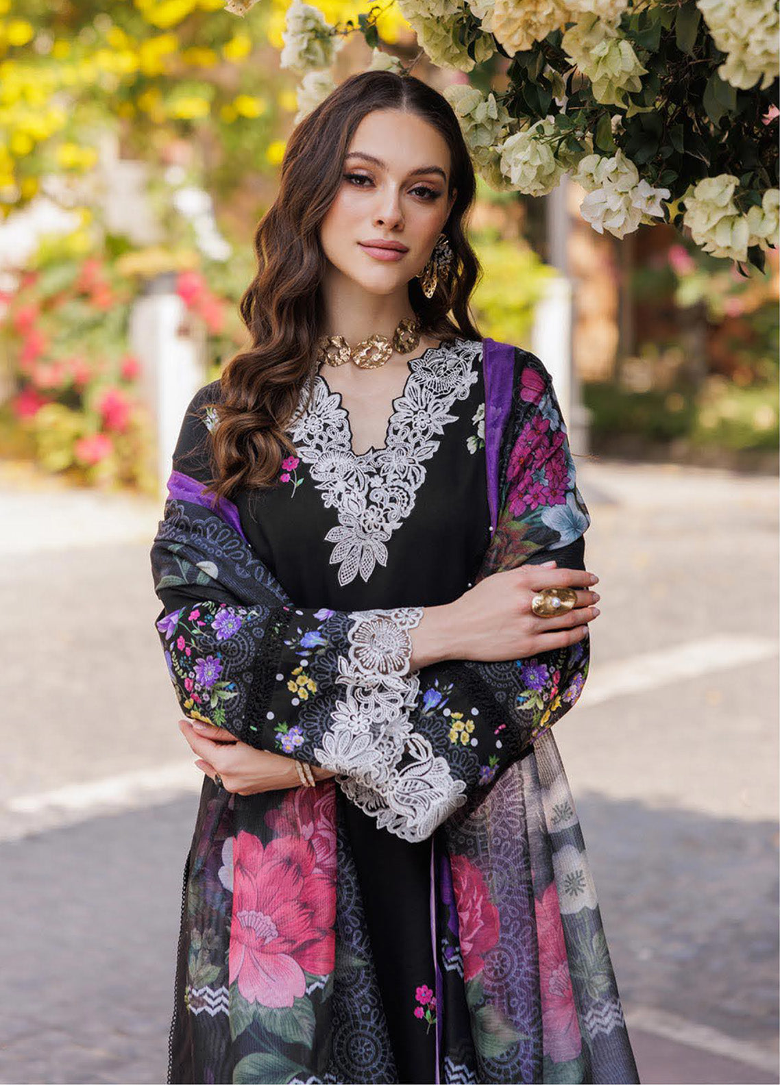 Nissa By RajBari Embroidered Lawn 3 Piece Unstitched Suit RB25NFS D-08 Nissa By RajBari Embroidered Lawn 3 Piece Unstitched Suit RB25NFS D-08