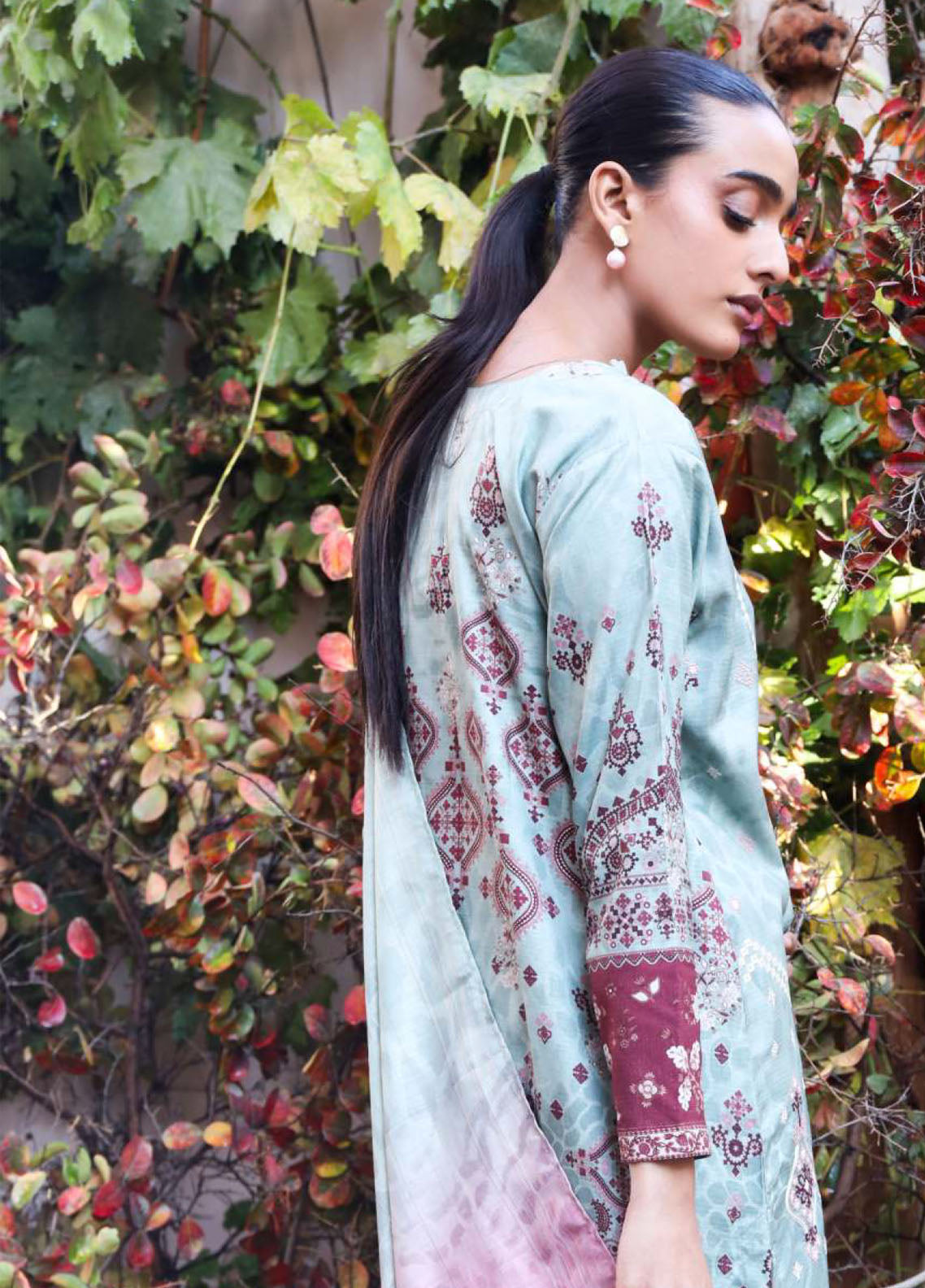 Noor By Rashid Textile Embroidered Linen 3 Piece Unstitched Suit RT25NEL D-0091 Noor By Rashid Textile Embroidered Linen 3 Piece Unstitched Suit RT25NEL D-0091