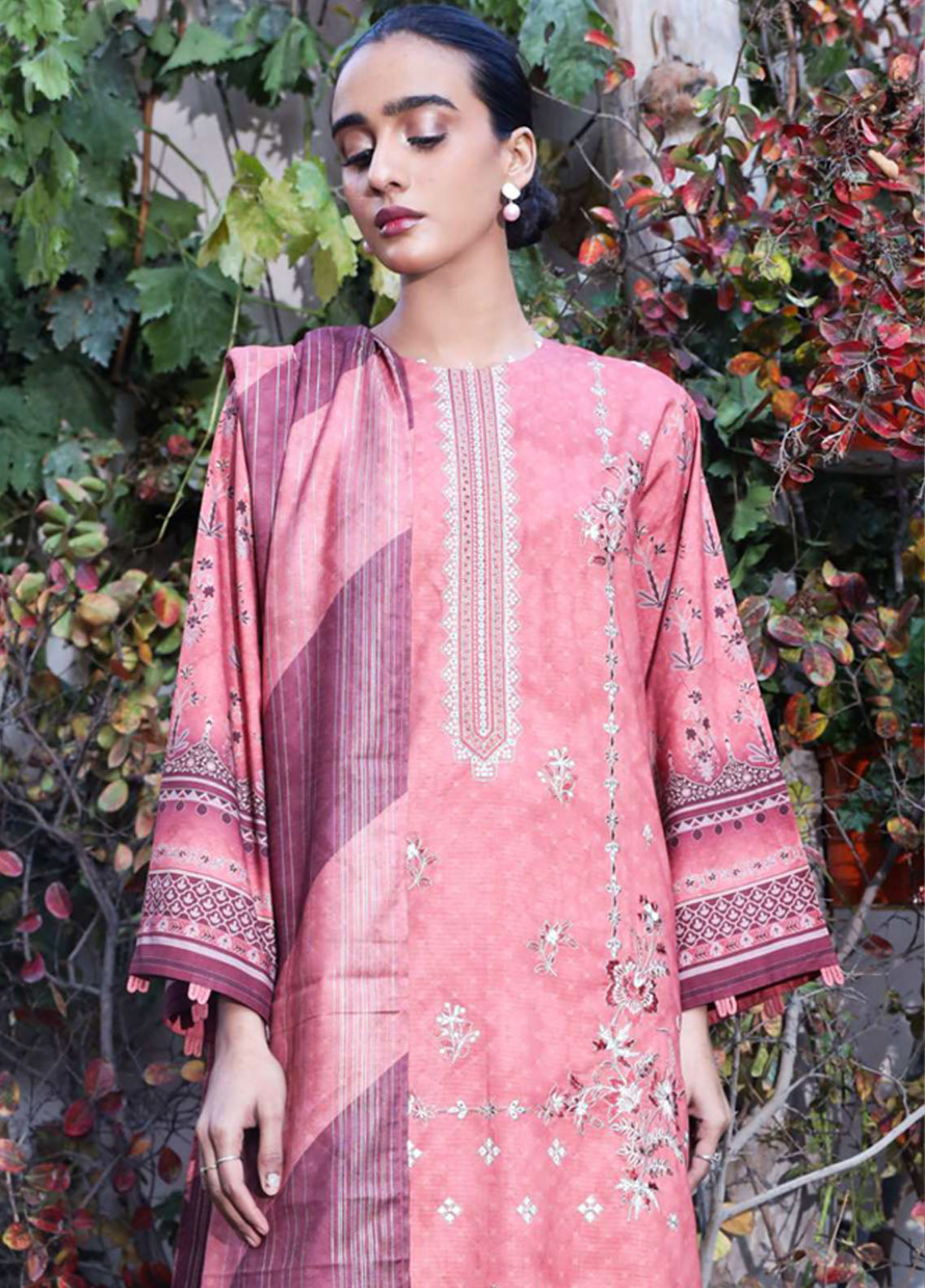 Noor By Rashid Textile Embroidered Linen 3 Piece Unstitched Suit RT25NEL D-0094 Noor By Rashid Textile Embroidered Linen 3 Piece Unstitched Suit RT25NEL D-0094