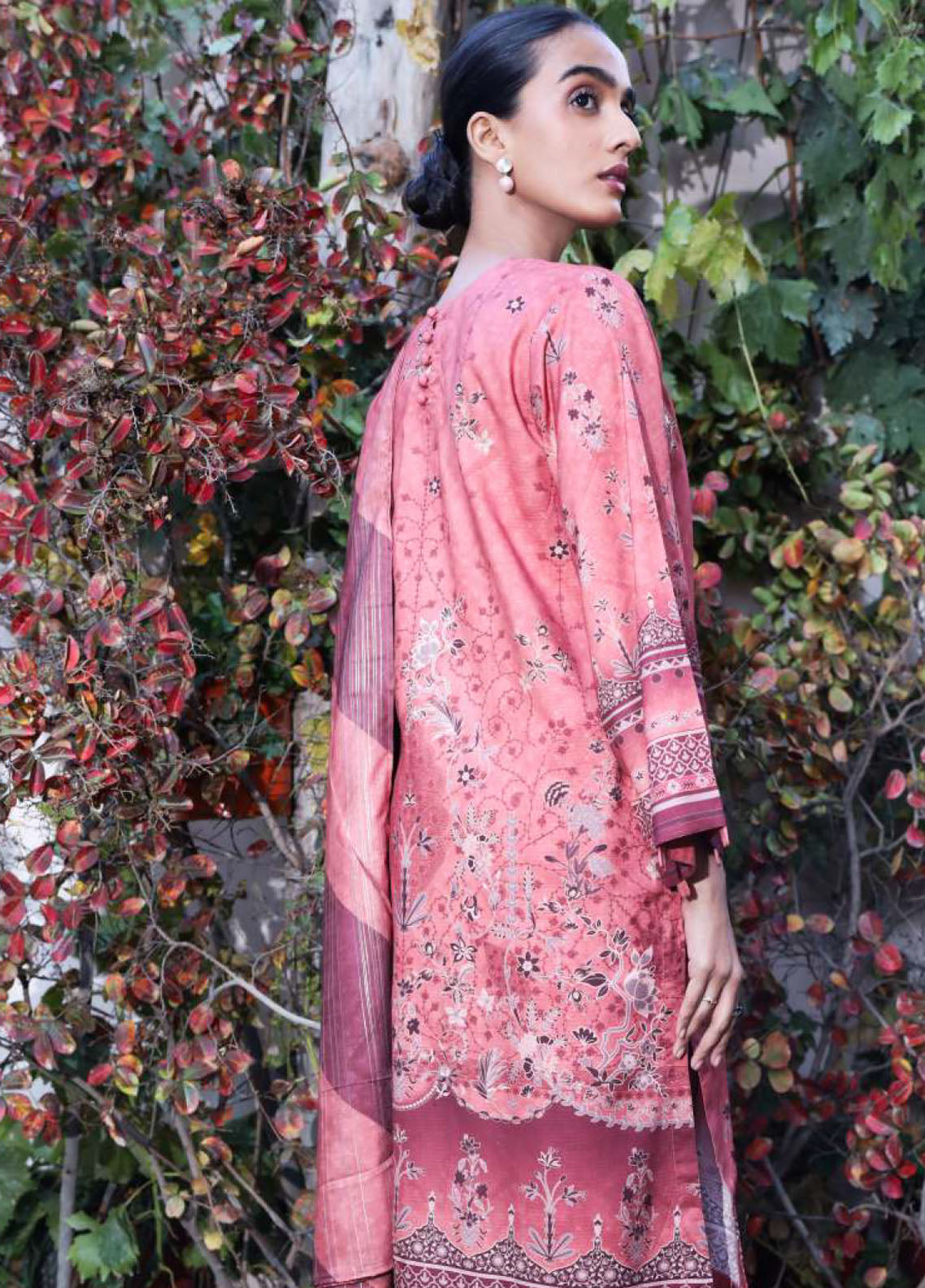 Noor By Rashid Textile Embroidered Linen 3 Piece Unstitched Suit RT25NEL D-0094 Noor By Rashid Textile Embroidered Linen 3 Piece Unstitched Suit RT25NEL D-0094