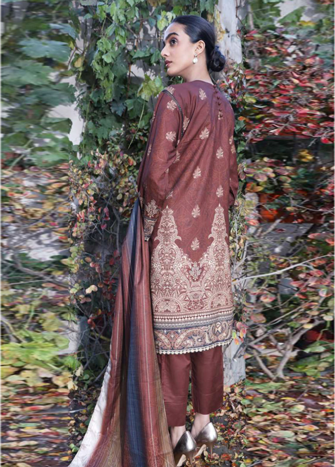 Noor By Rashid Textile Embroidered Linen 3 Piece Unstitched Suit RT25NEL D-0095 Noor By Rashid Textile Embroidered Linen 3 Piece Unstitched Suit RT25NEL D-0095